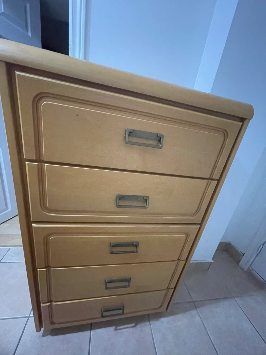 Wooden Dresser with Mirror image indicator(5)