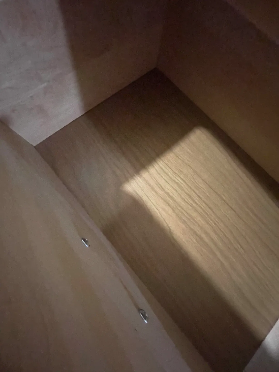 Wooden Dresser with Mirror image indicator(10)