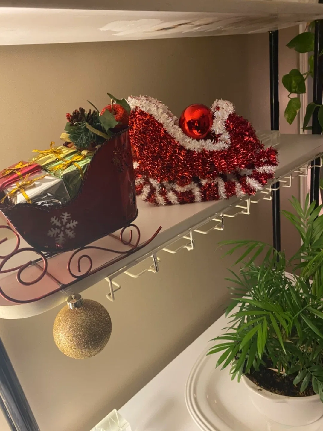 Christmas Decoration Candles & Sleigh image indicator(4)