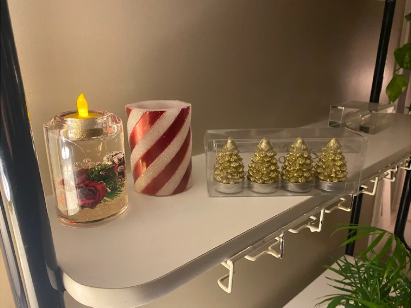 Christmas Decoration Candles & Sleigh image indicator(2)