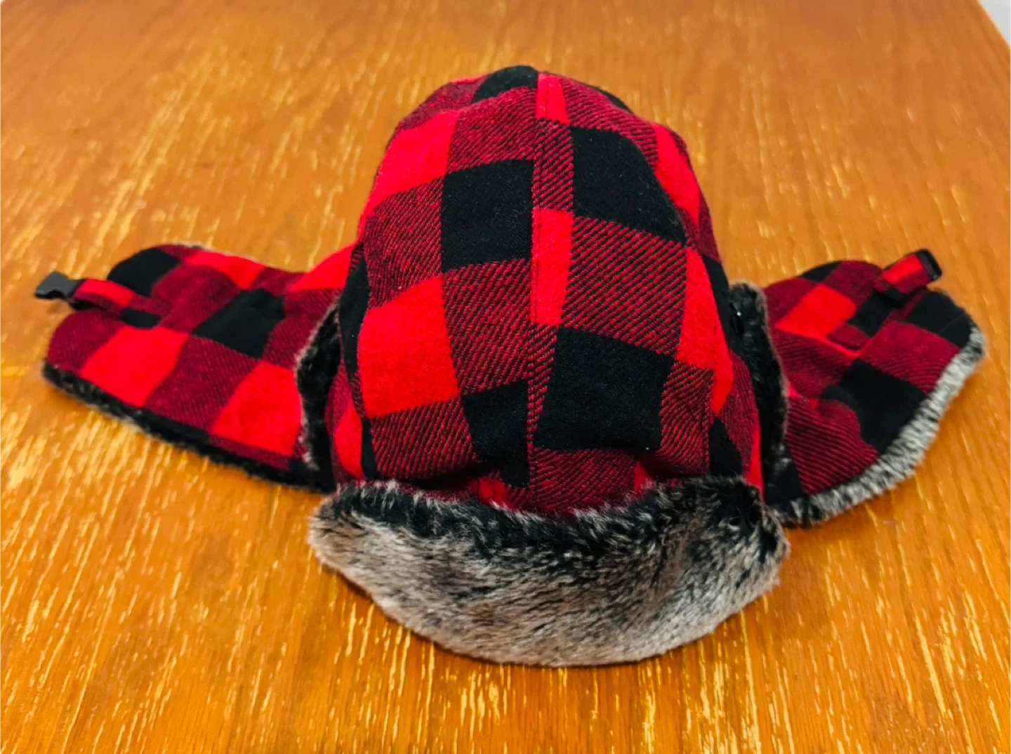 Red & Black Warmer Hat image indicator(3)