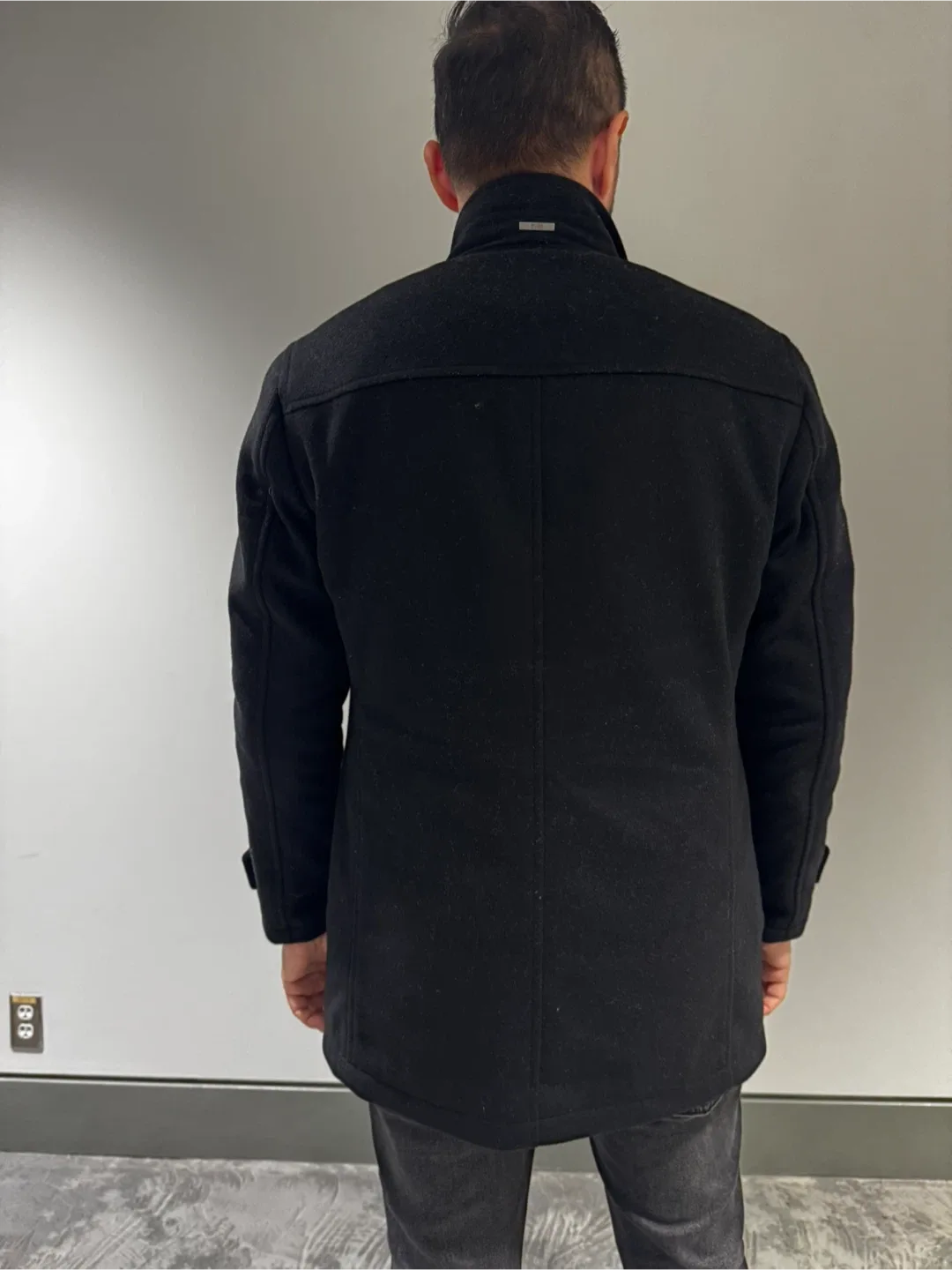 Hugo Boss men’s winter jacket image indicator(2)