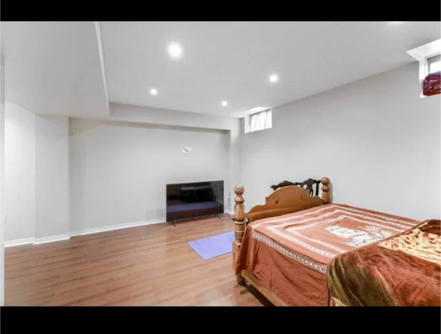 Basement Room for Rent – Available January 1st (Girls Only)