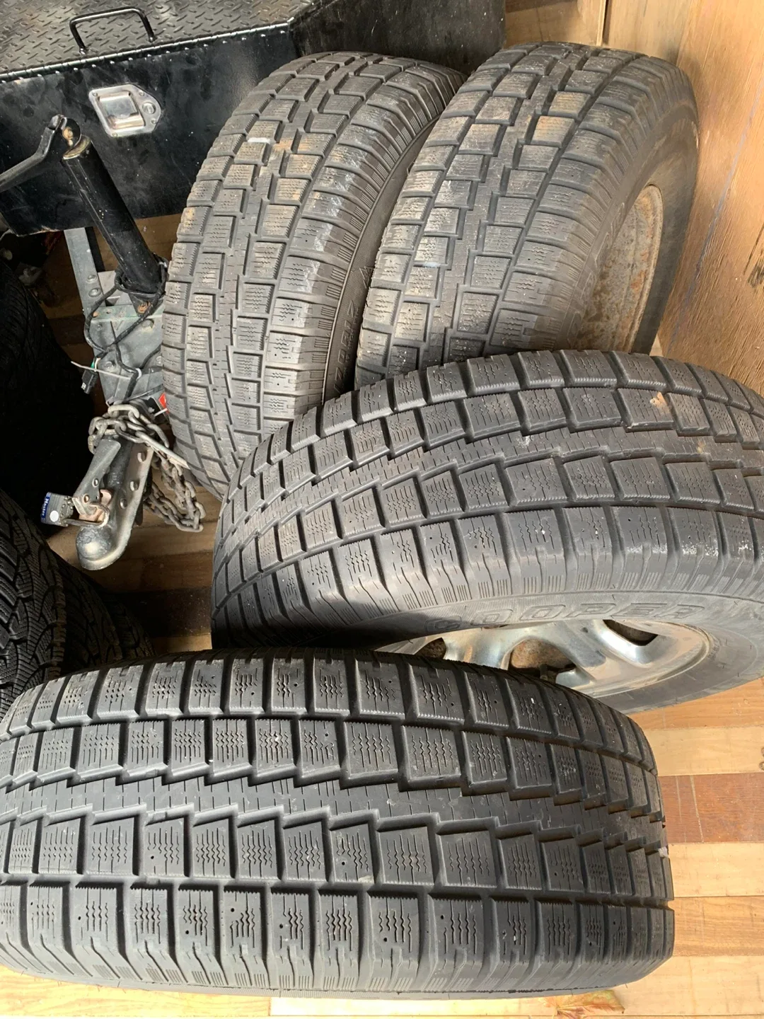 Cooper Discoverer M+S 265/70R17 Tires & Rims image indicator(3)