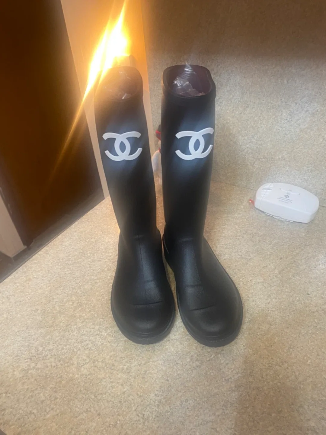 Black Chanel boots size 35 image indicator(4)