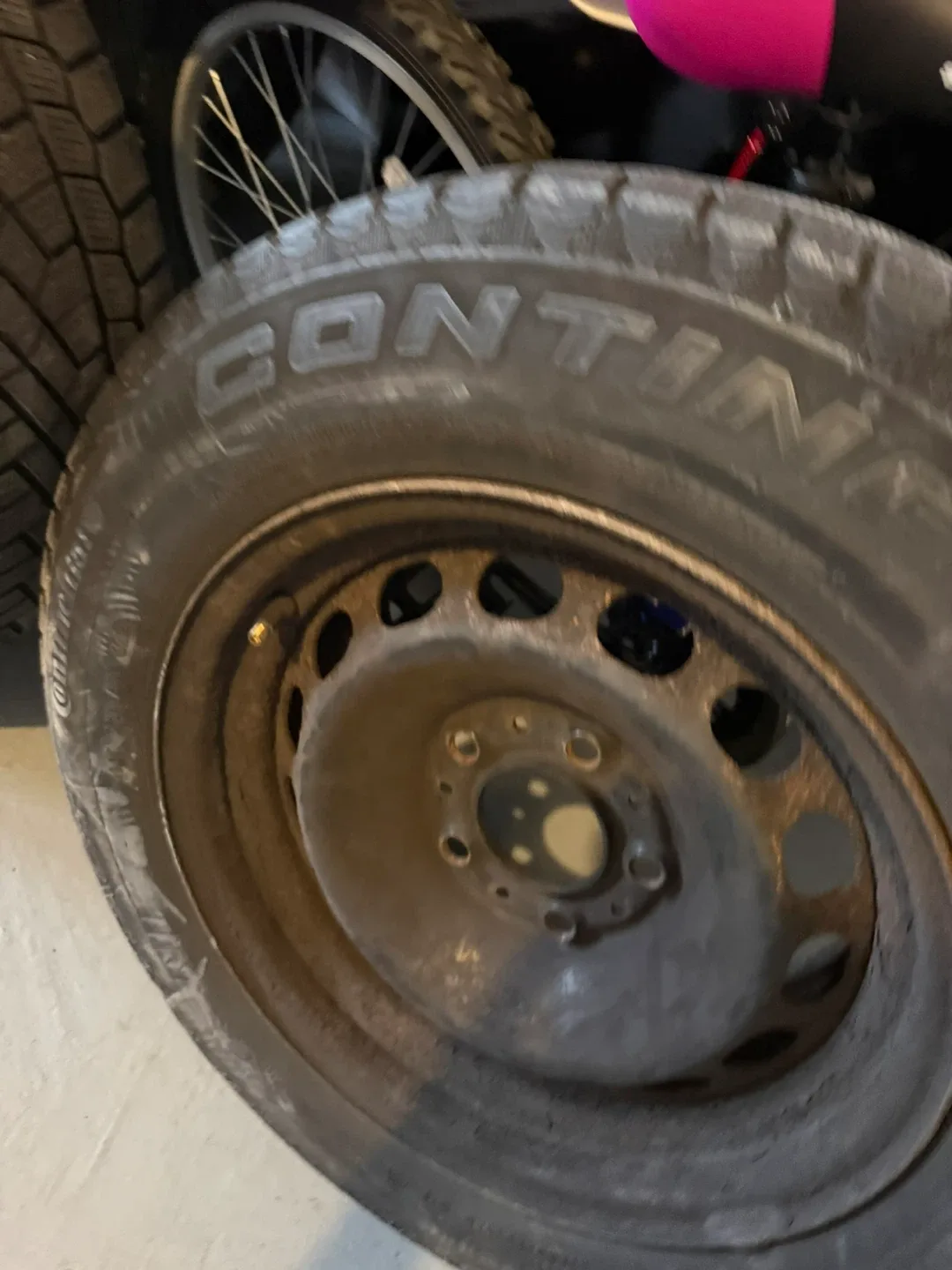 Continental WinterContact Tire on Rim image indicator(6)