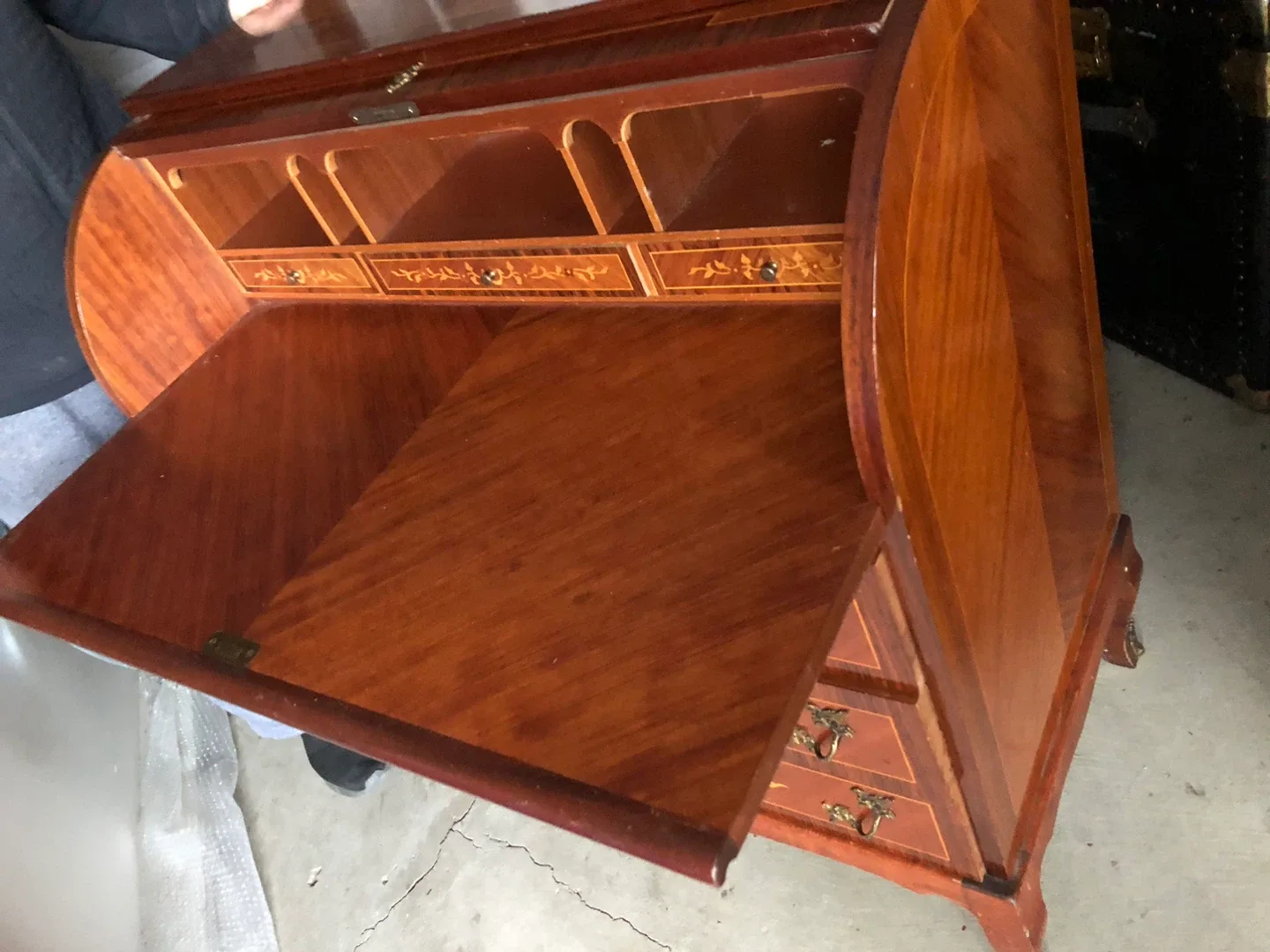 Classic Roll Top Secretary Desk image indicator(5)