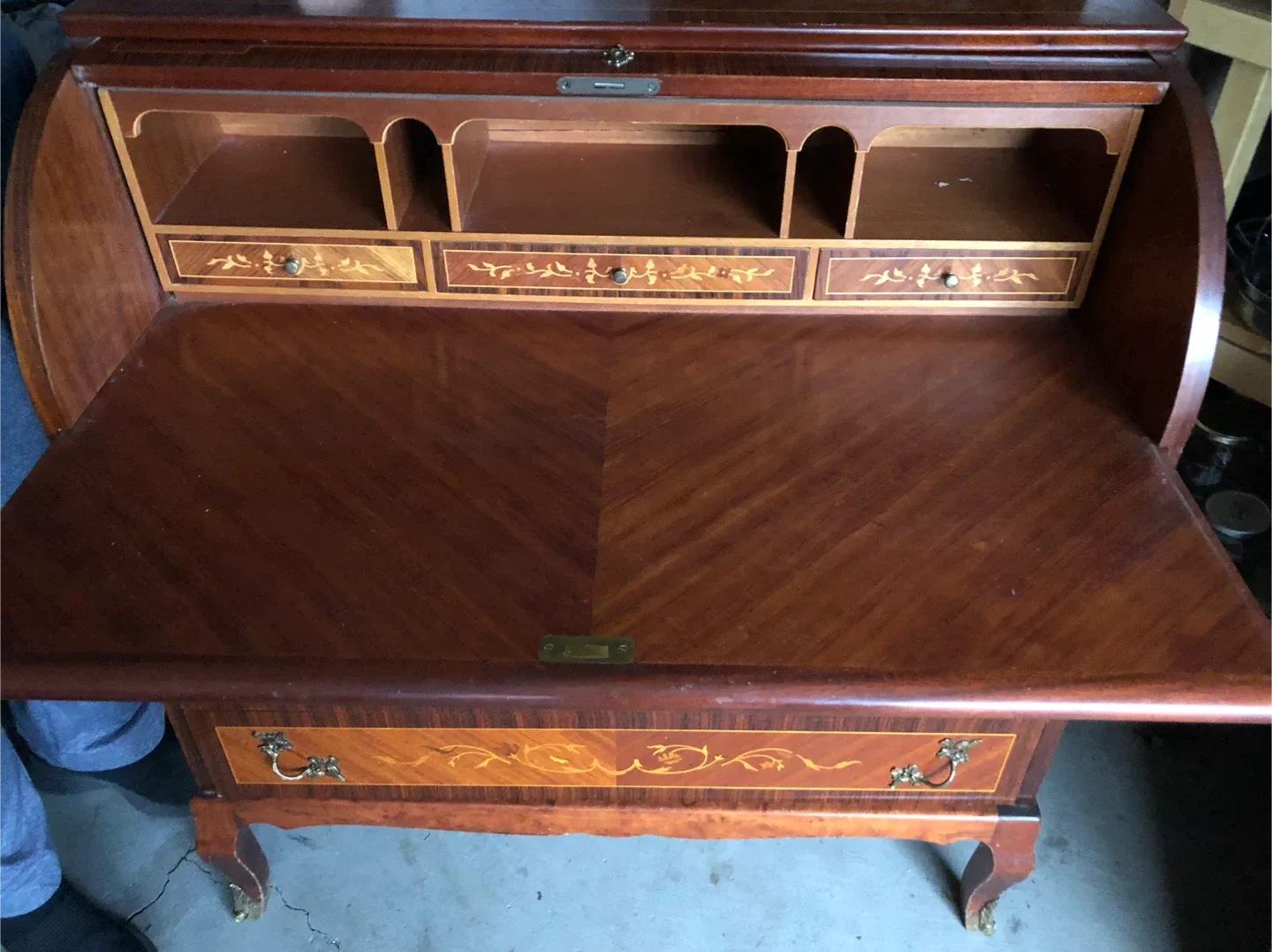 Classic Roll Top Secretary Desk image indicator(7)