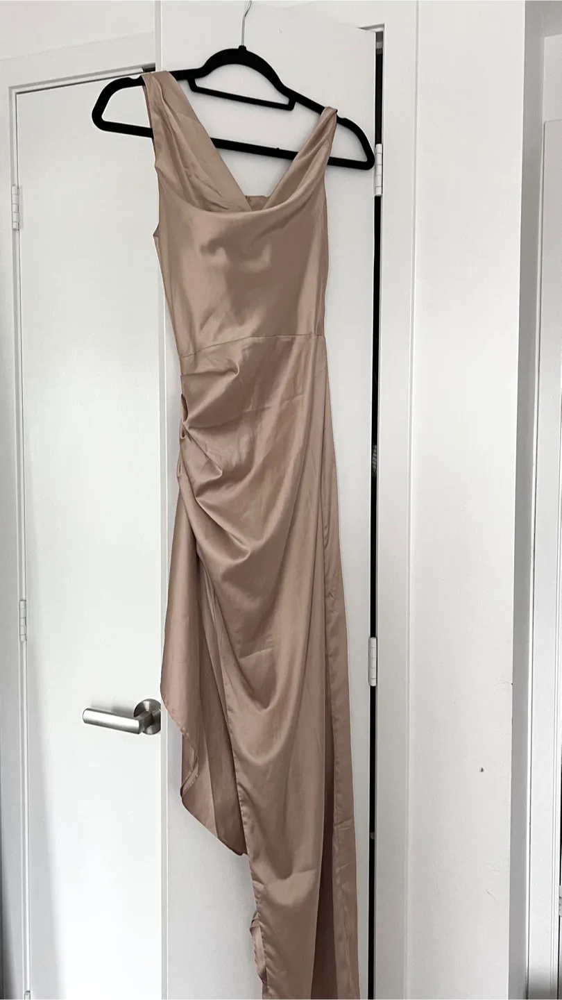 *BNWT* Babyboo Juliene Satin Maxi Dress Champagne - size xs image indicator(4)