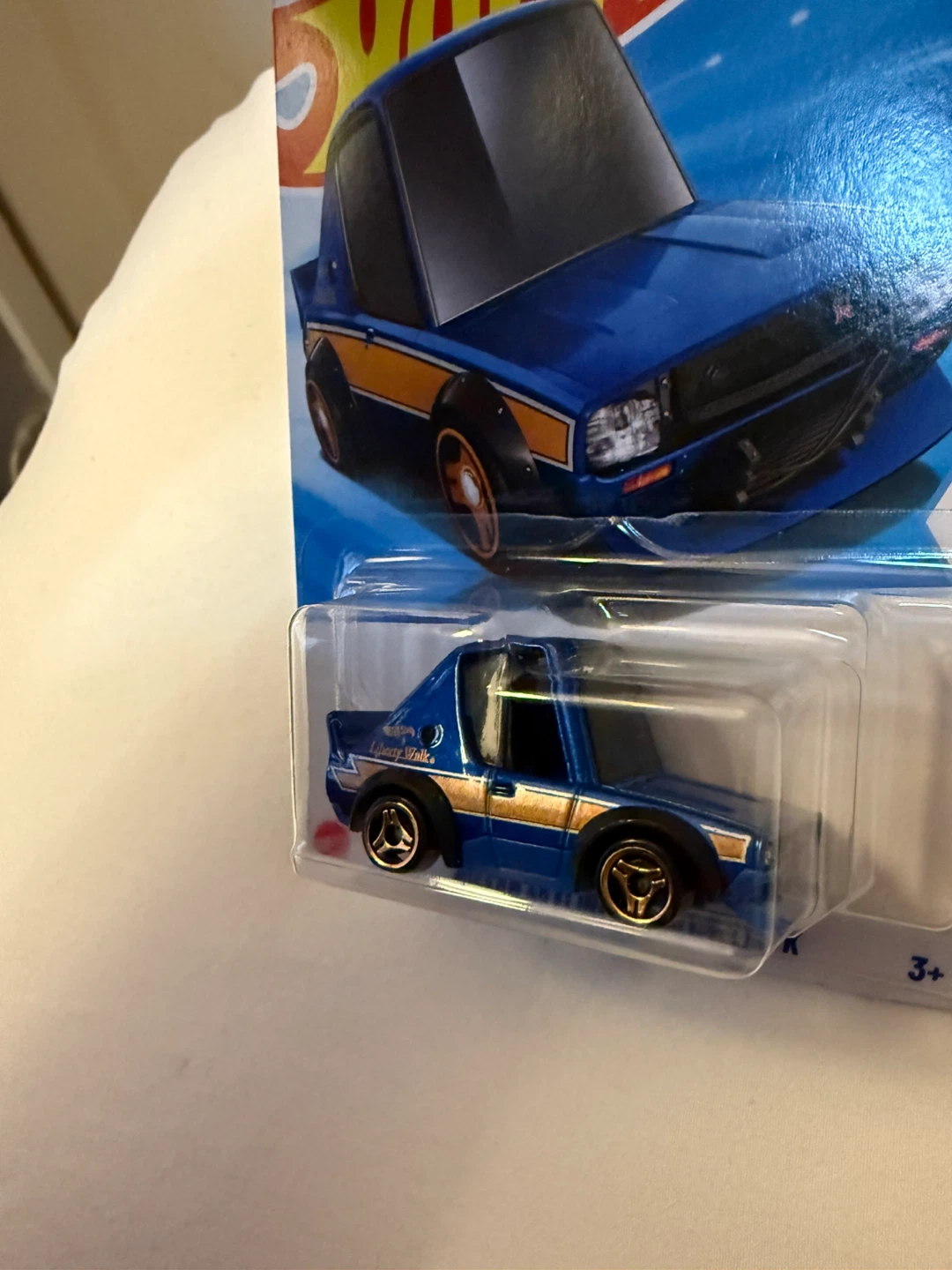 Hot Wheels Nissan Skyline 2000GT-R LBWK - photo 2