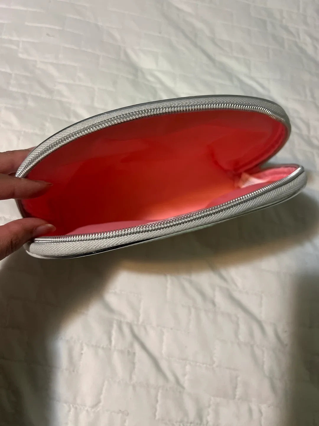 Iridescent Makeup Bag image indicator(3)