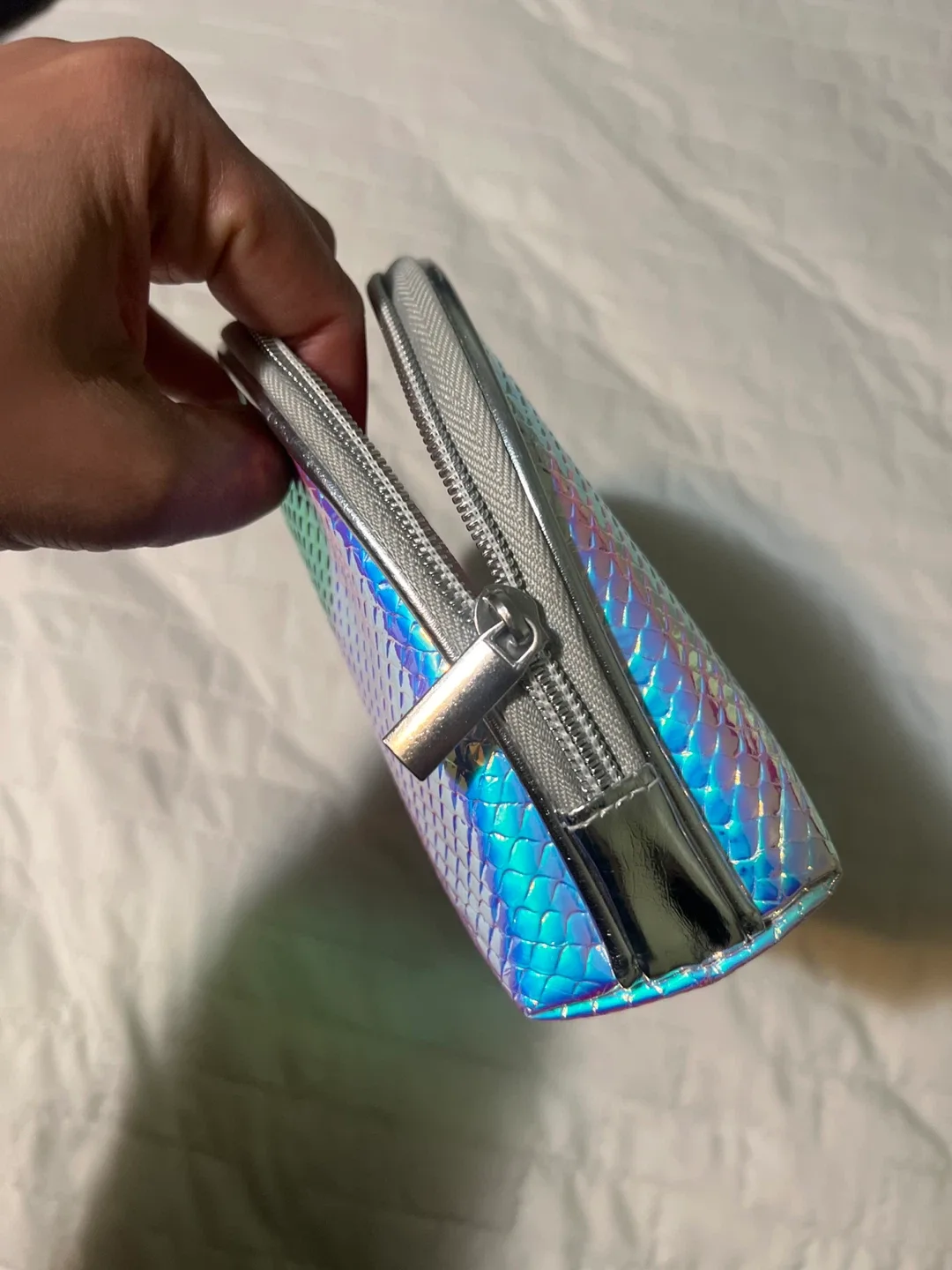 Iridescent Makeup Bag image indicator(4)