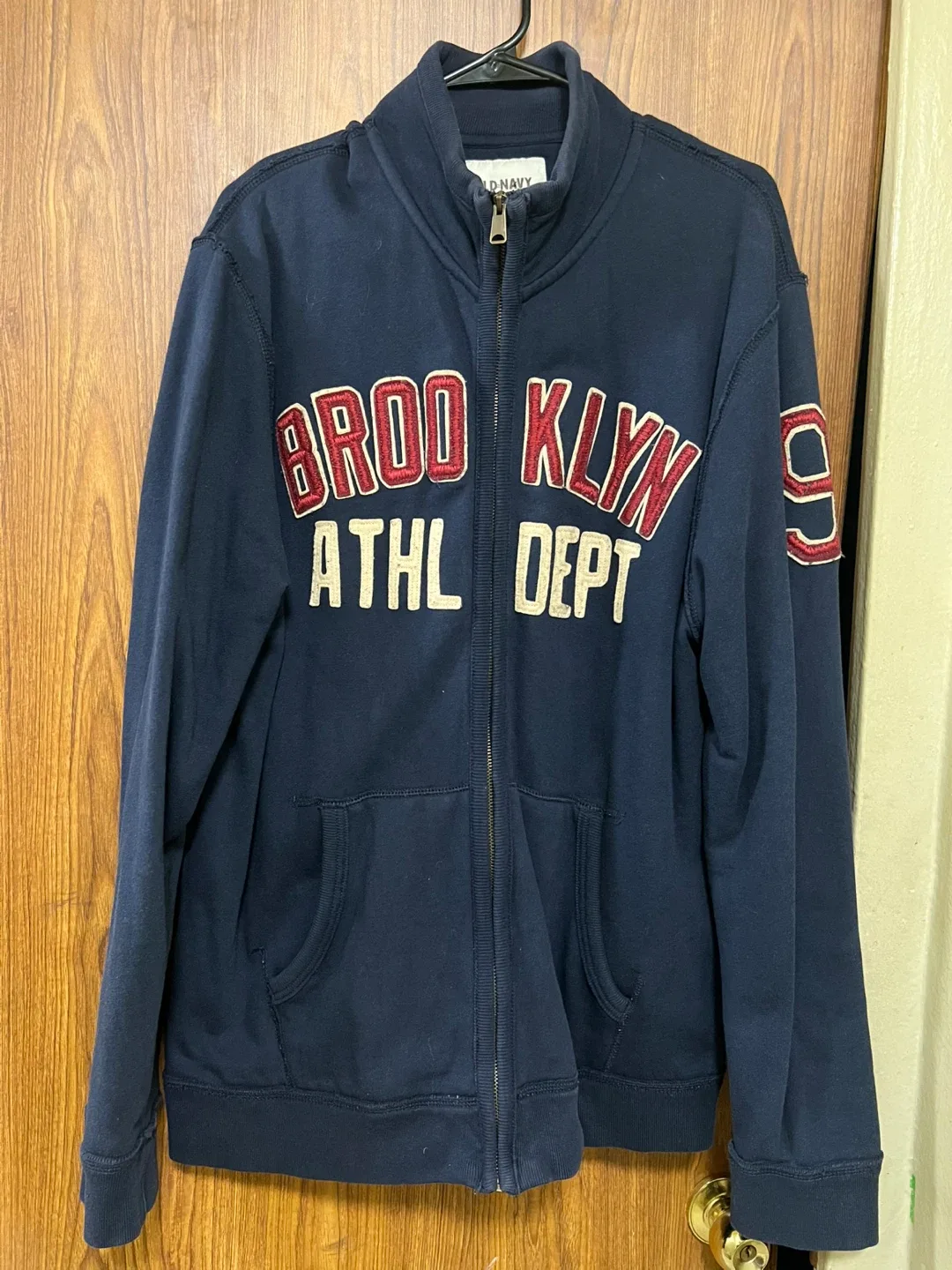 SIZE XL Men’s Old Navy Sweater