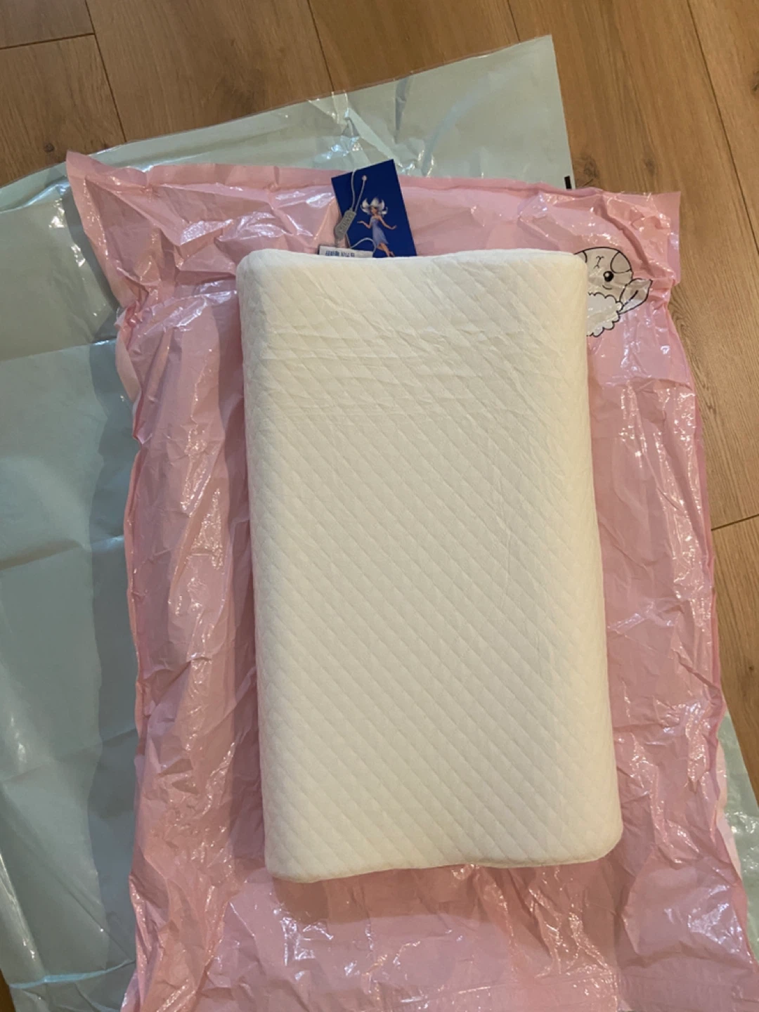 Memory Foam Pillow - 50x30x10cm - New
