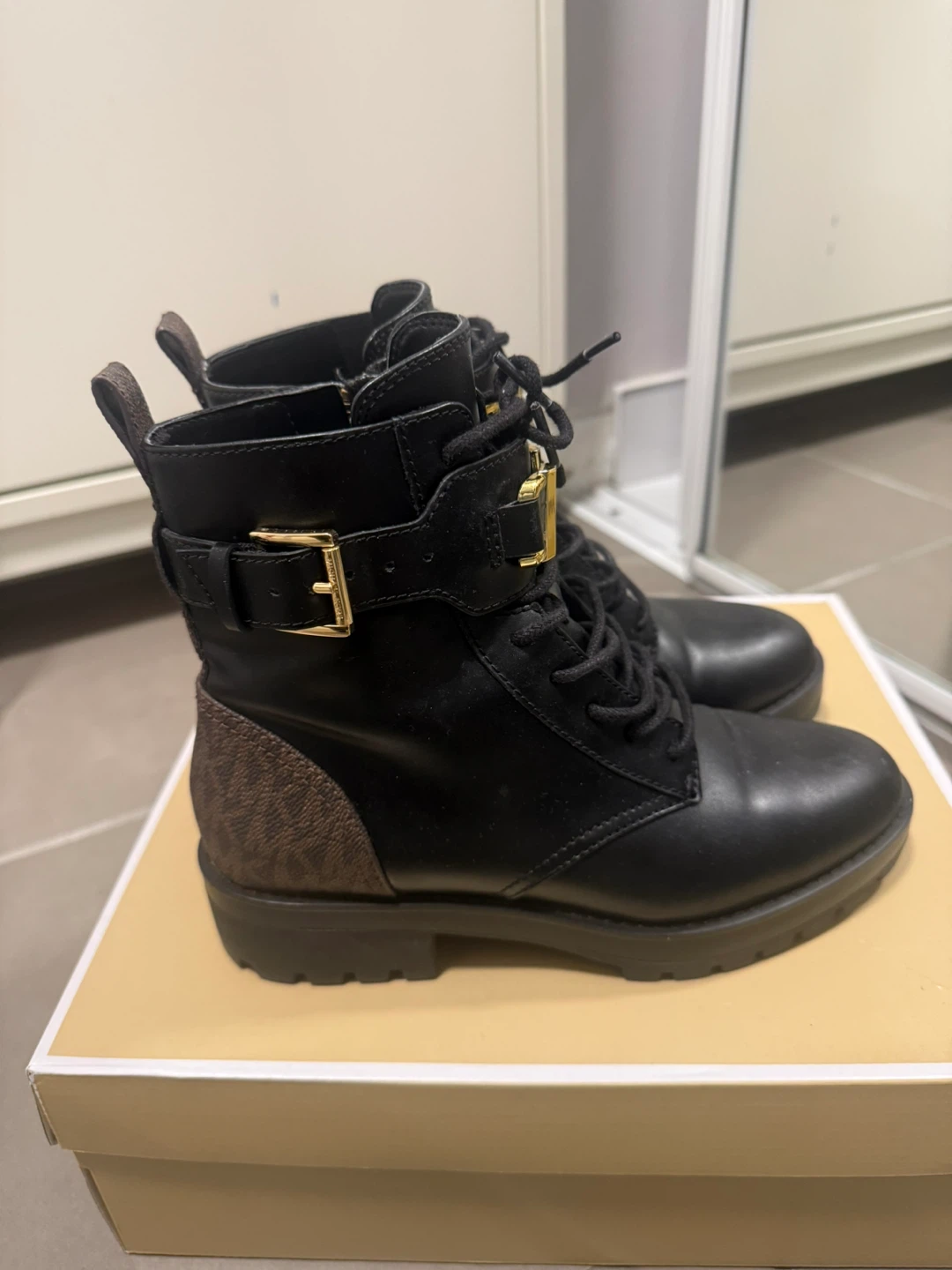 Michael Kors Black Leather Boots - photo 4