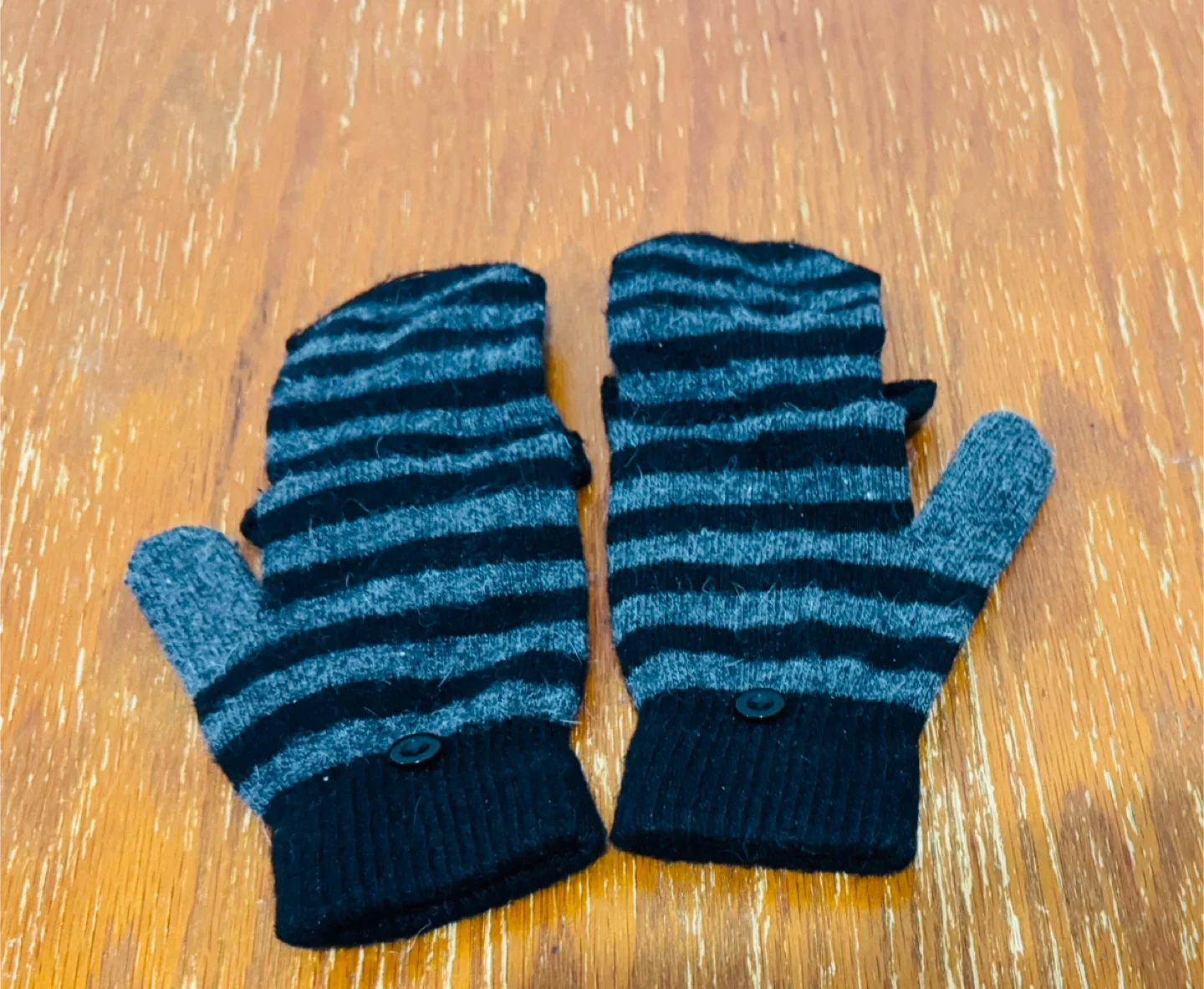 Striped Convertible Mittens image indicator(6)