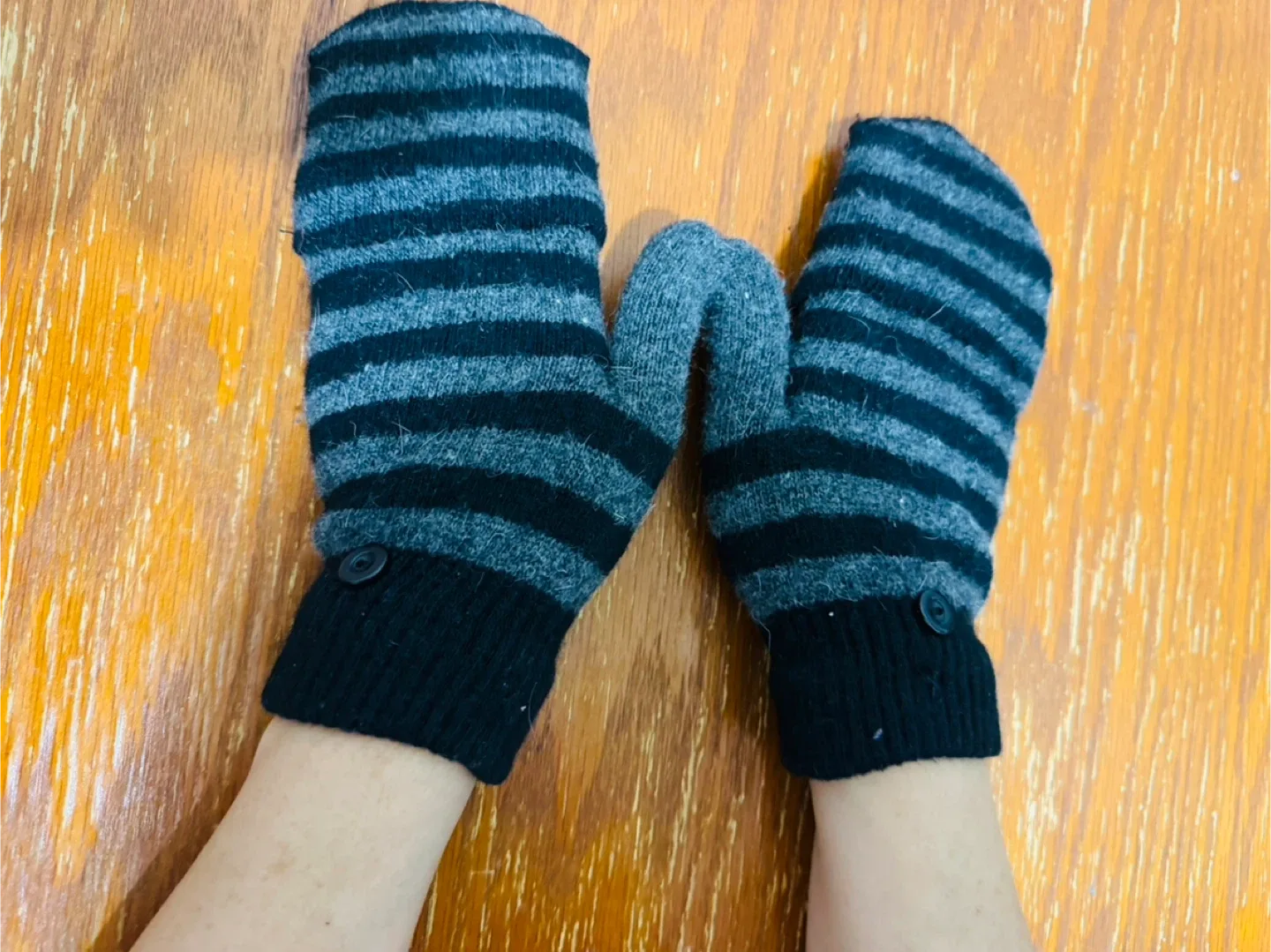 Striped Convertible Mittens image indicator(4)