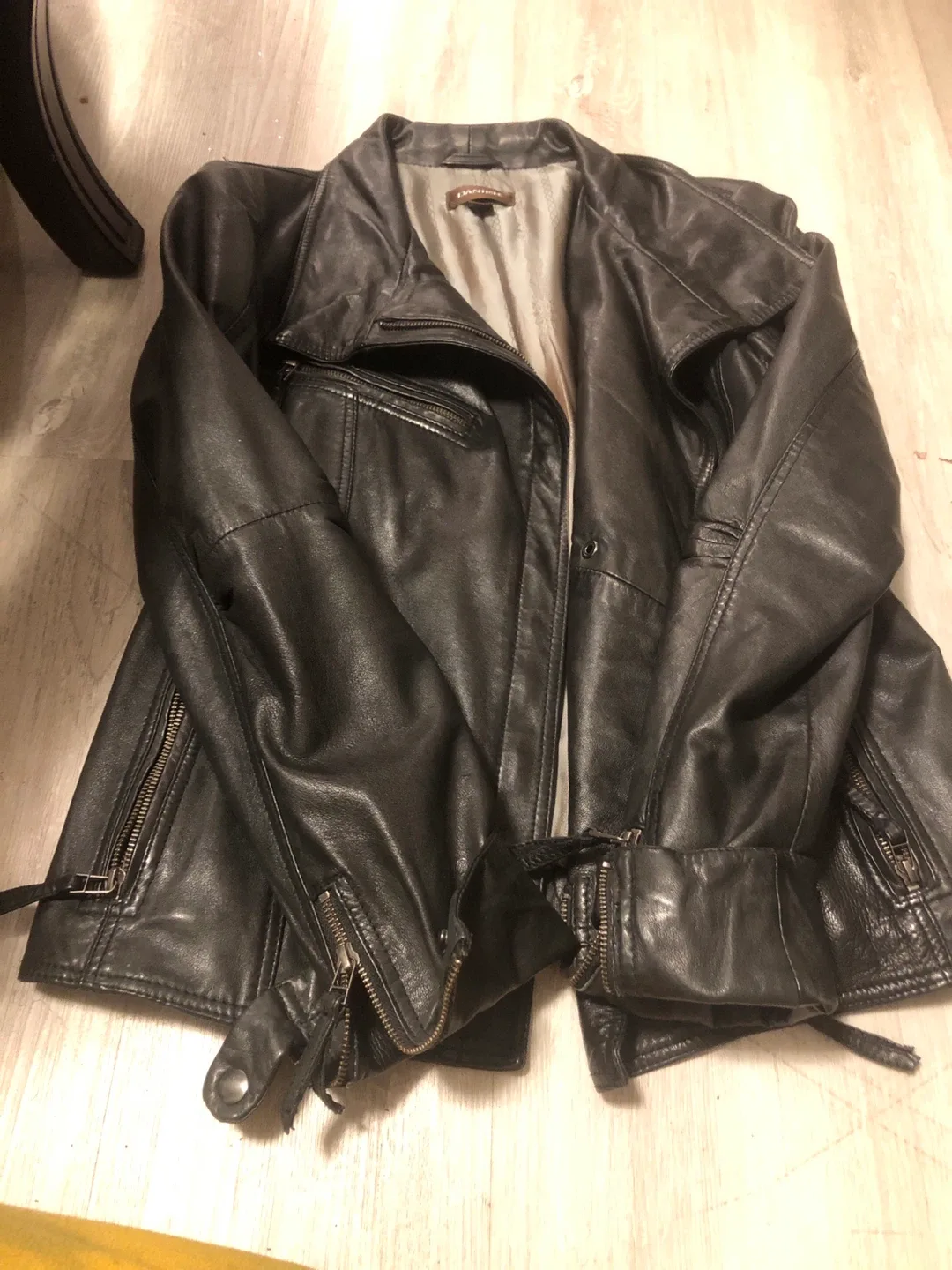 Danier Black Leather Jacket - Size L/G image indicator(3)