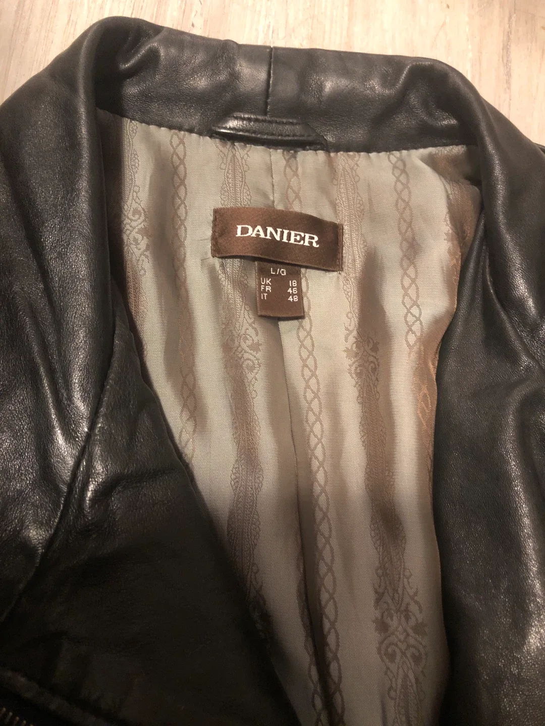 Danier Black Leather Jacket - Size L/G image indicator(2)