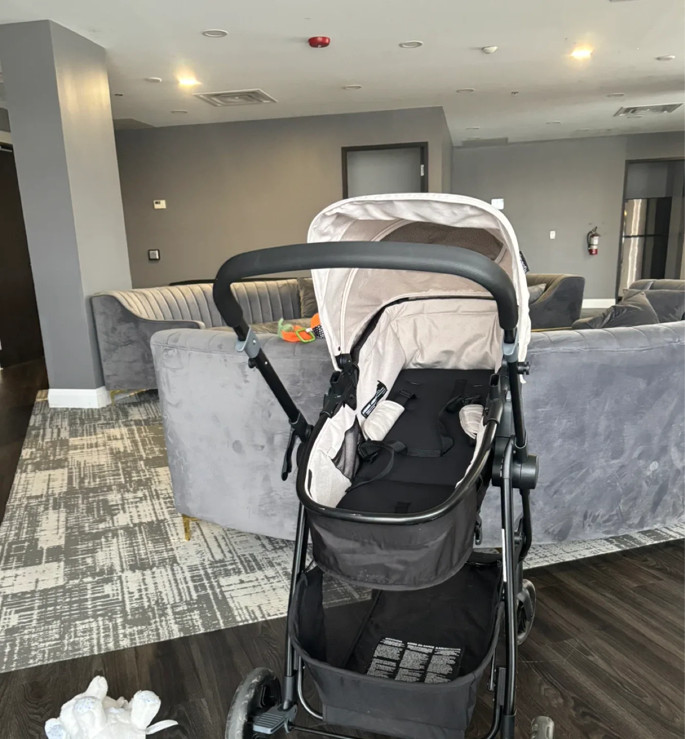 Evenflo Omni Signature Travel System Stroller & Car Seat image indicator(2)