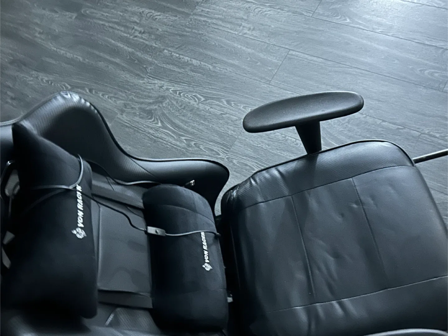 Von Racer Gaming Chair - Black