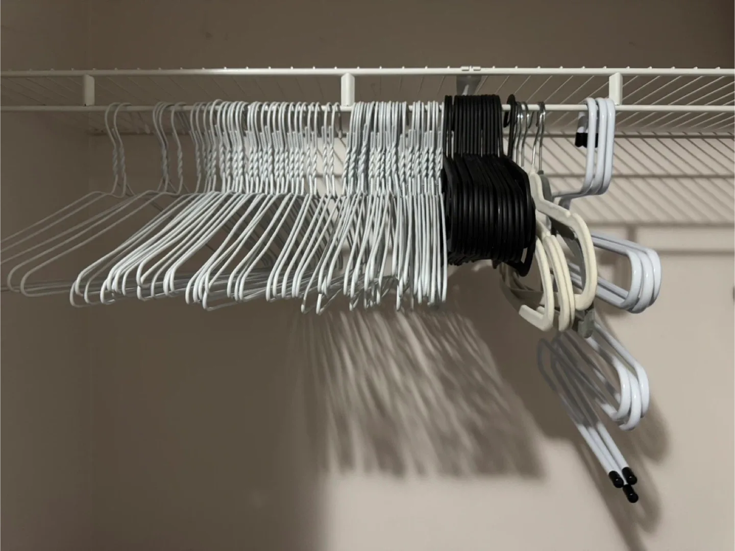 Non-slip and Pants Hangers..