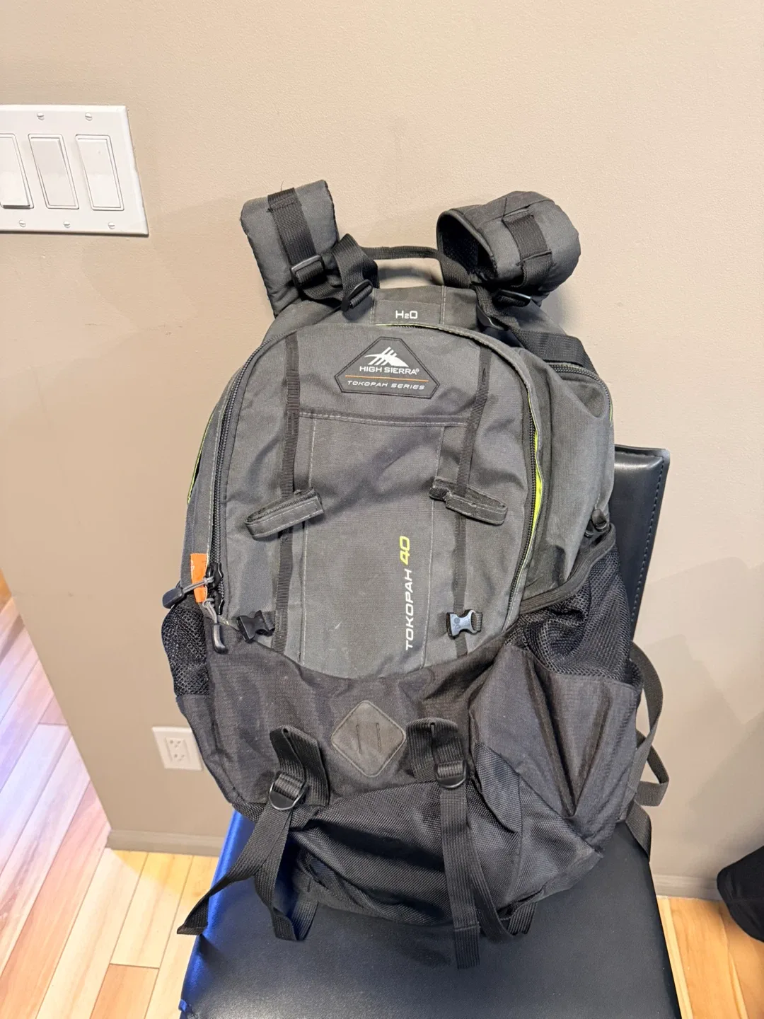 High Sierra Tokopah 40 Backpack - Grey