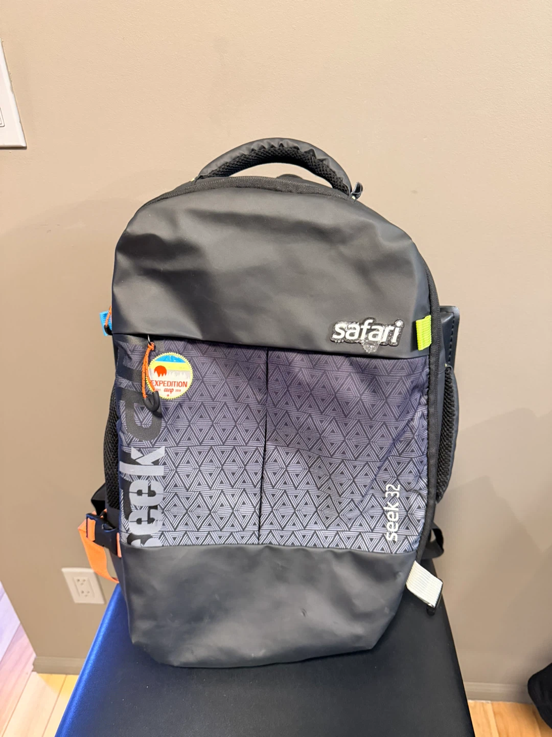 Safari Seek 32 Black Backpack