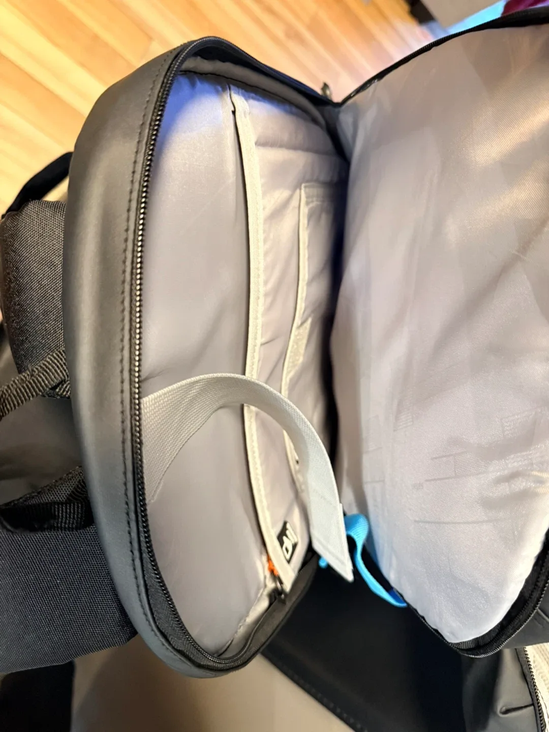 Safari Seek 32 Black Backpack image indicator(4)