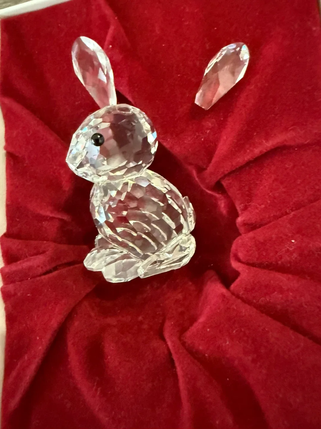 Swarovski Crystal Rabbit Figurine image indicator(2)