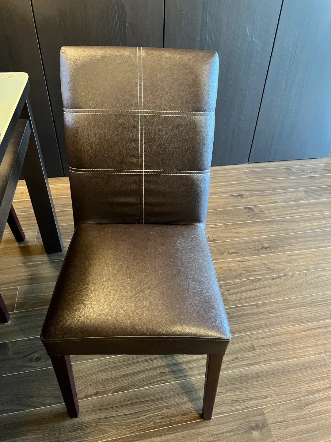 Dining Table + Leather Chairs image indicator(4)