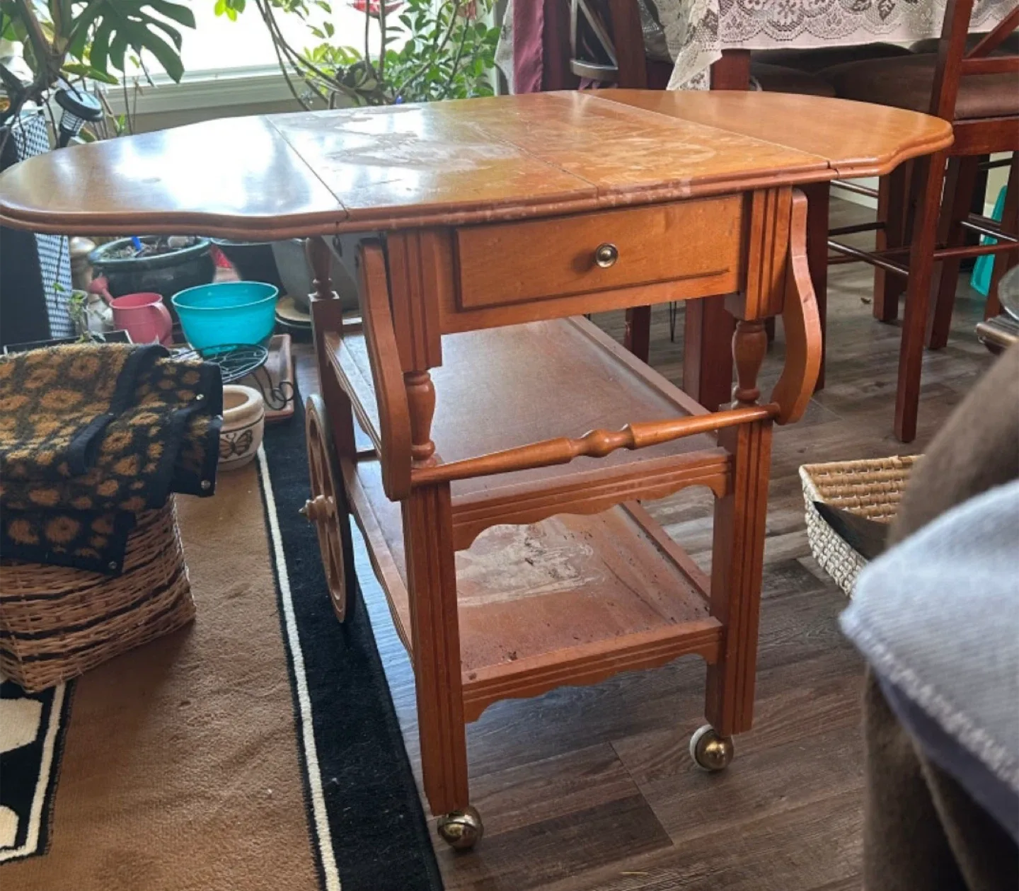 Vintage Wooden Tea Cart with Wheels image indicator(2)