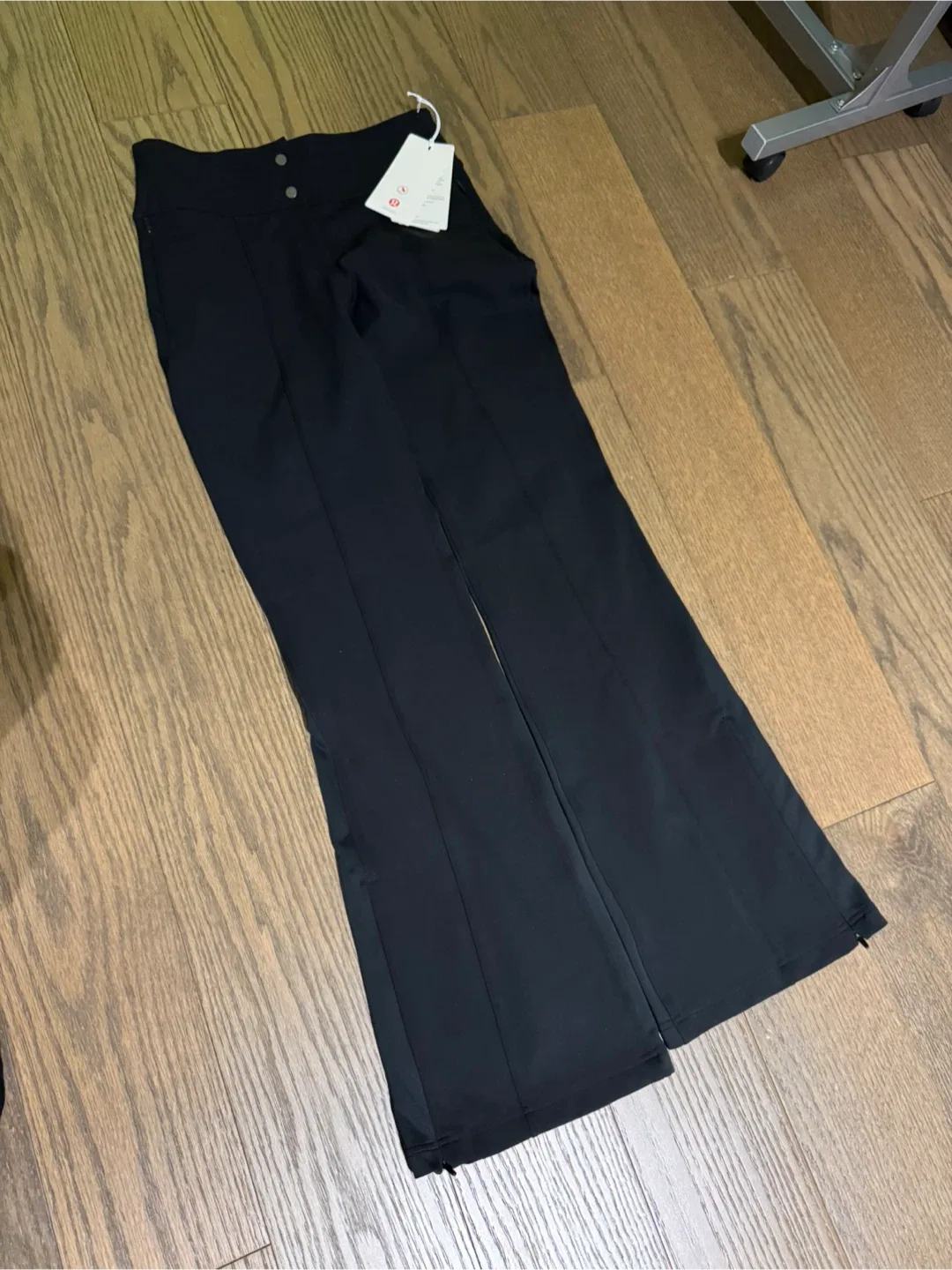 Lululemon Cold Weather Flared Pant 8- BRAND NEW image indicator(3)