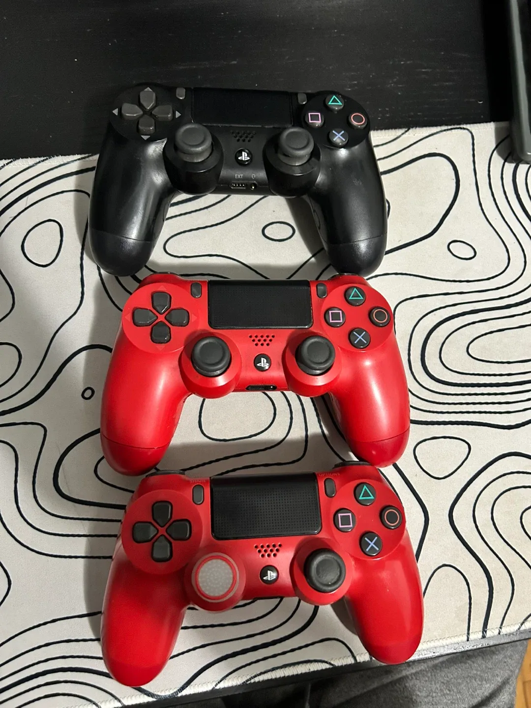 PS4 Games, Controllers, Charging Station image indicator(5)