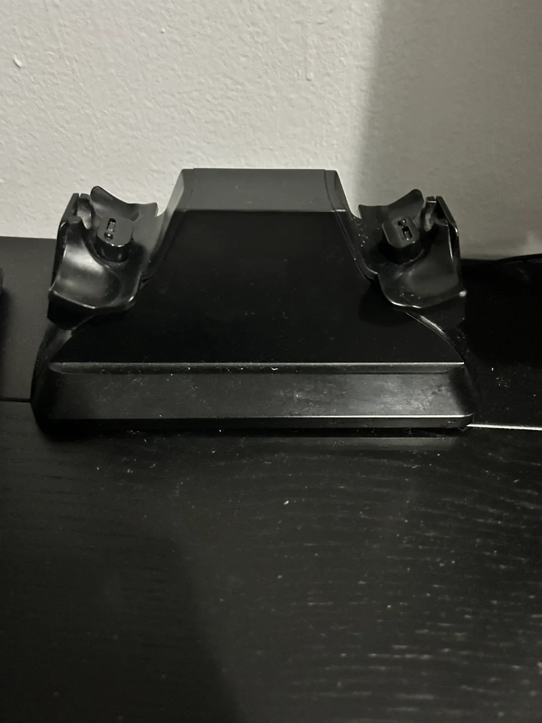 PS4 Games, Controllers, Charging Station image indicator(7)
