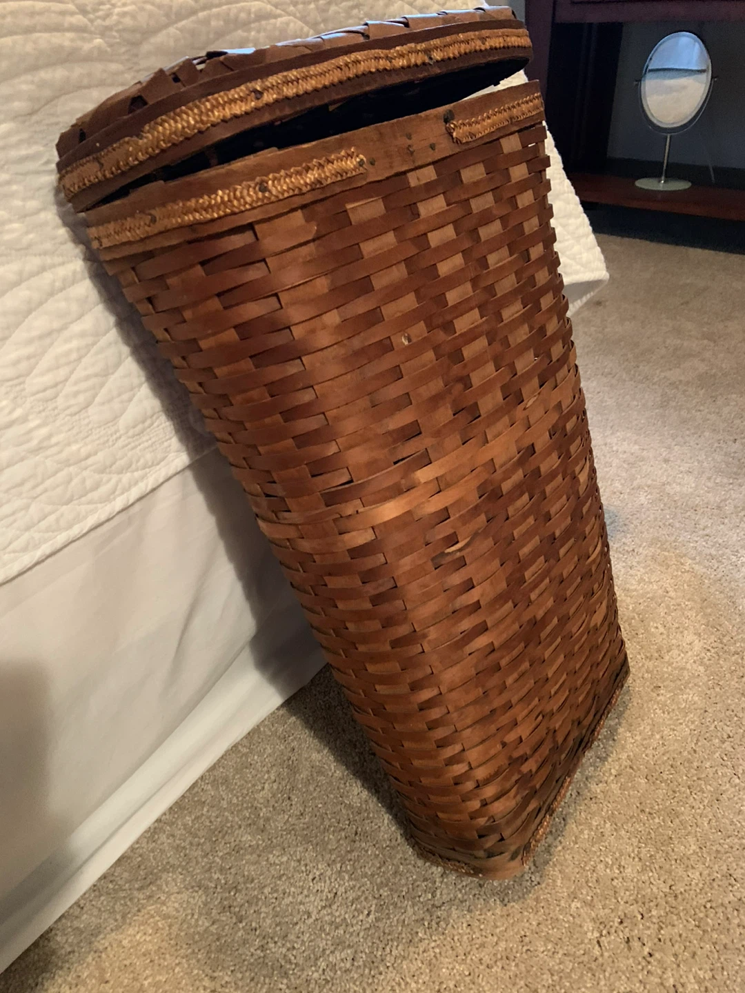 Wooden Console Table, Rocking Chair, Laundry Basket - photo 2