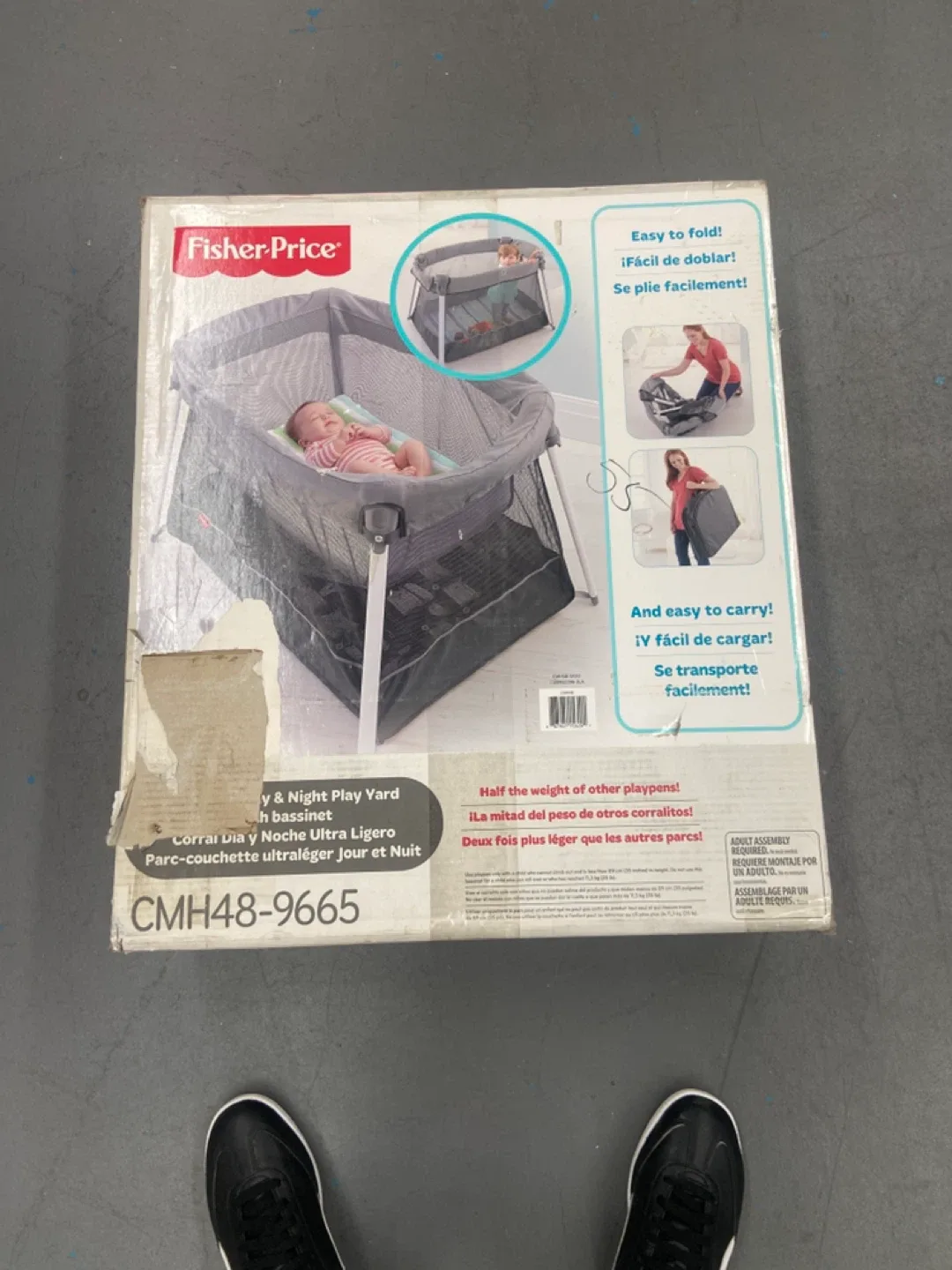 Fisher-Price Day & Night Play Yard Bassinet
