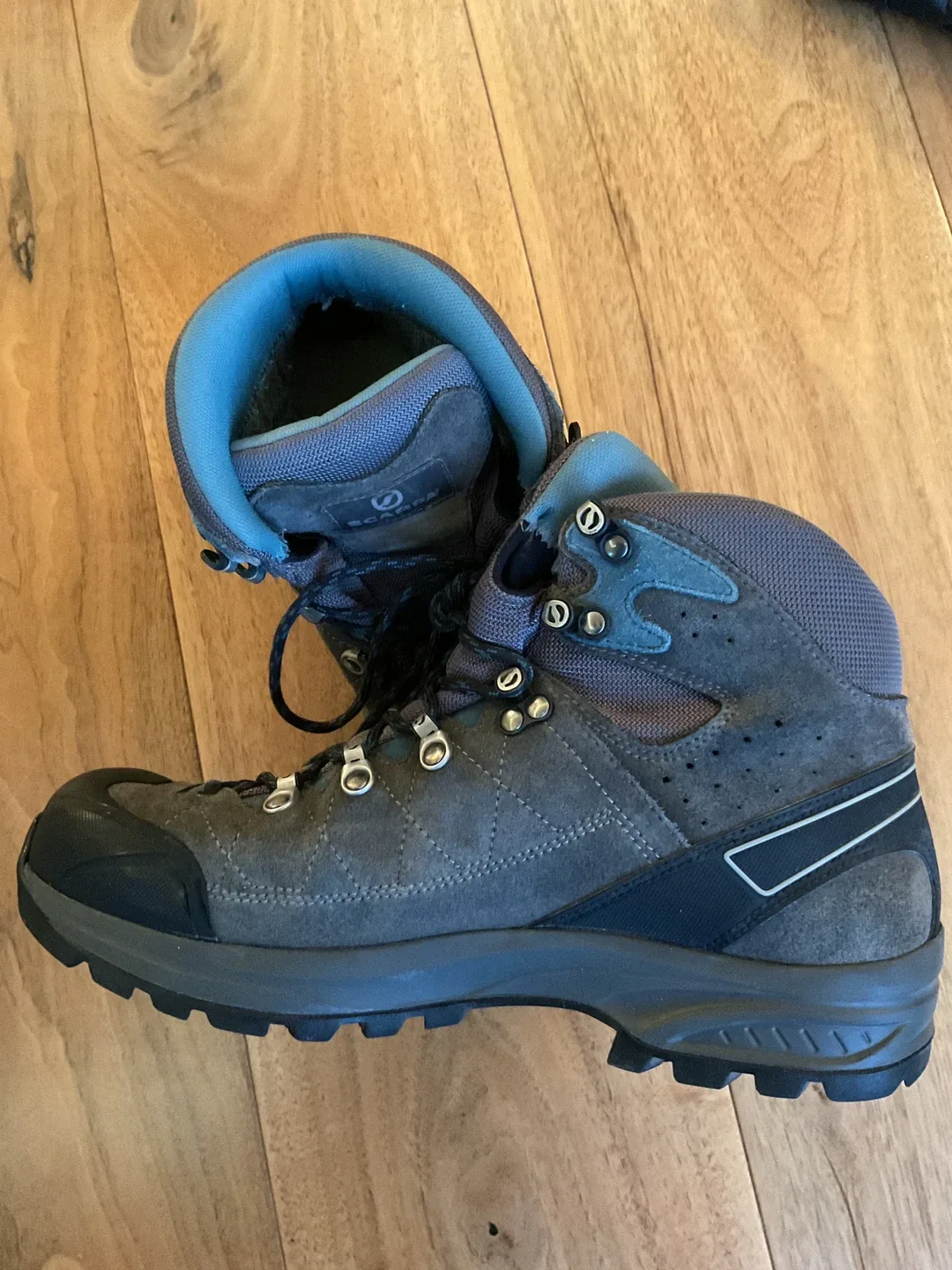 Scarpa Hiking Boots - Size 41.5 image indicator(3)