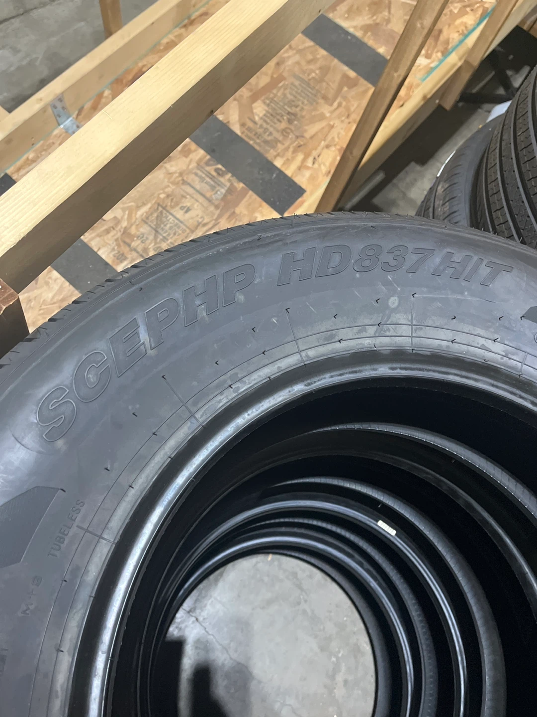 Haida HD837 255/70R18 113T Tire Set - photo 3