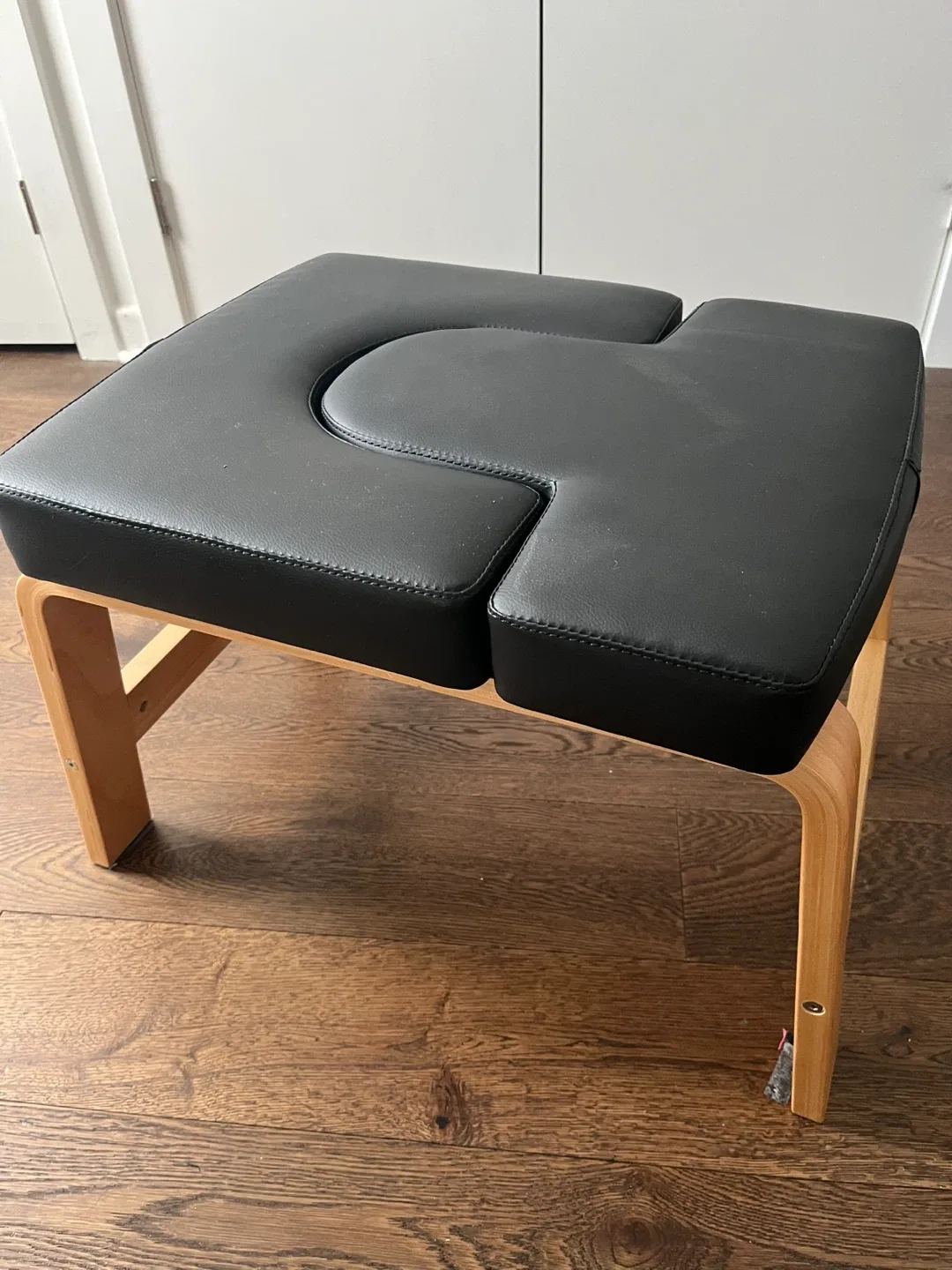 Yoga Headstand Bench - Black and Birch image indicator(7)