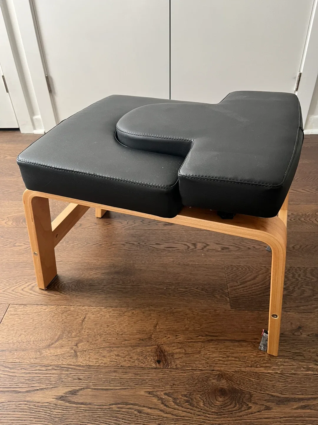 Yoga Headstand Bench - Black and Birch image indicator(8)