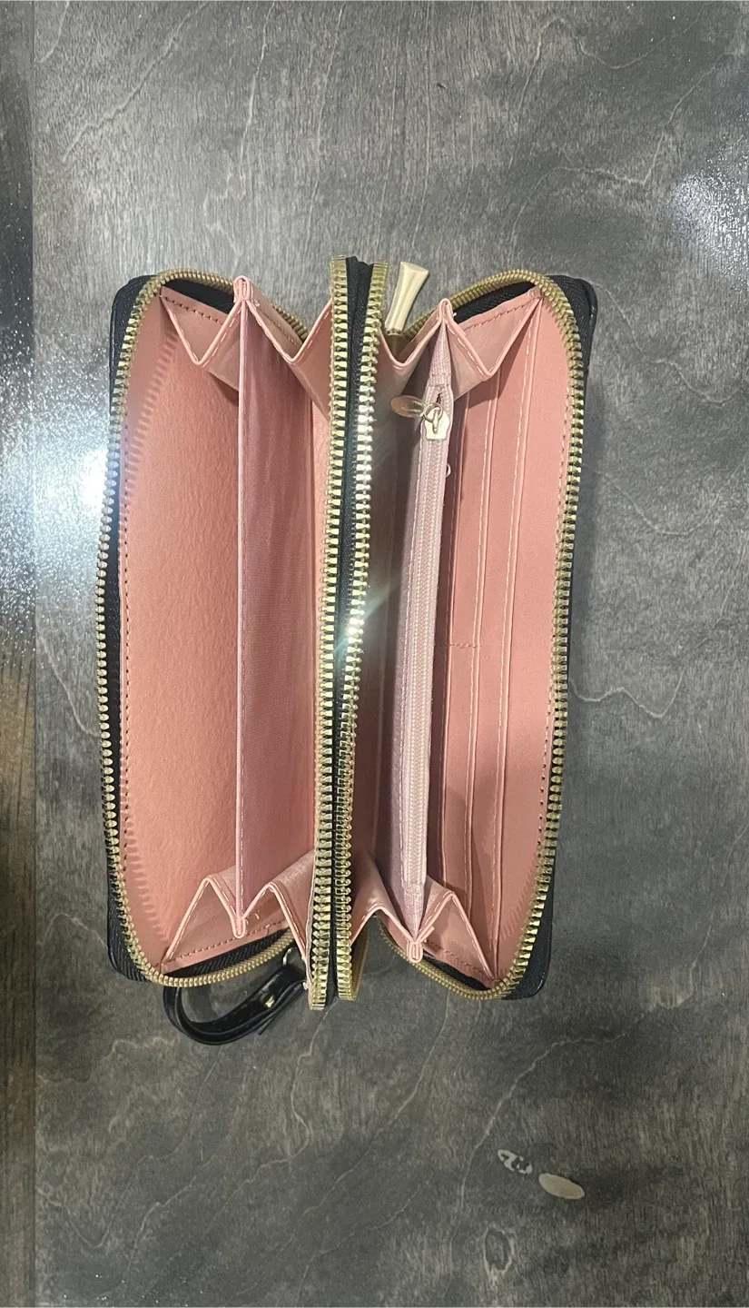 Black Wallet with Wrist Strap image indicator(4)