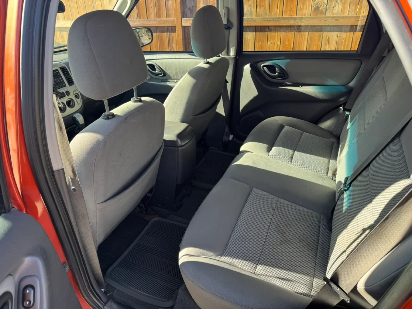 2006 Ford Escape XLT SUV - Reliable Ride! image indicator(7)