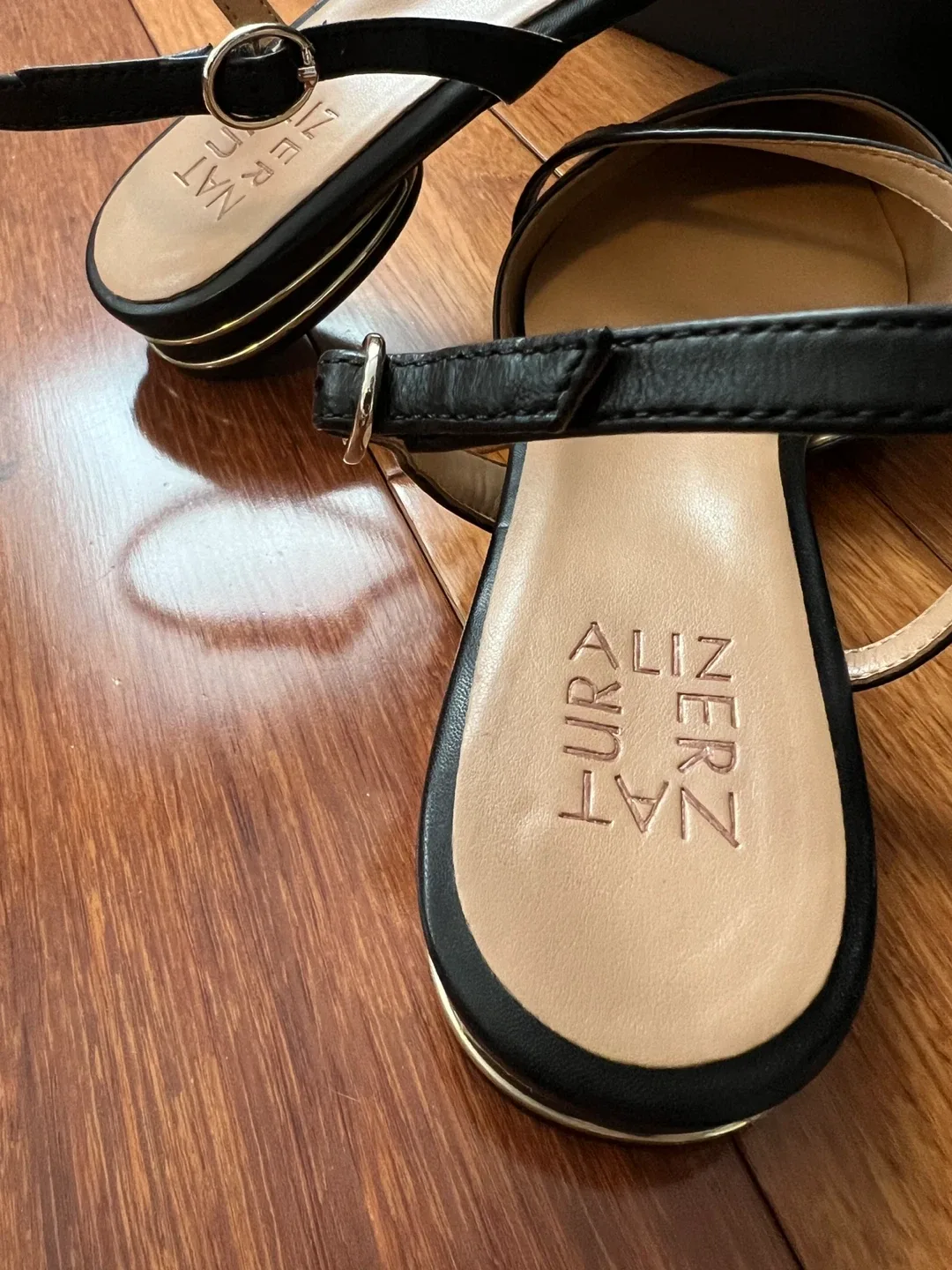 Naturalizer Hawaii Black Leather Slingback Flats - Size 9.5 image indicator(6)