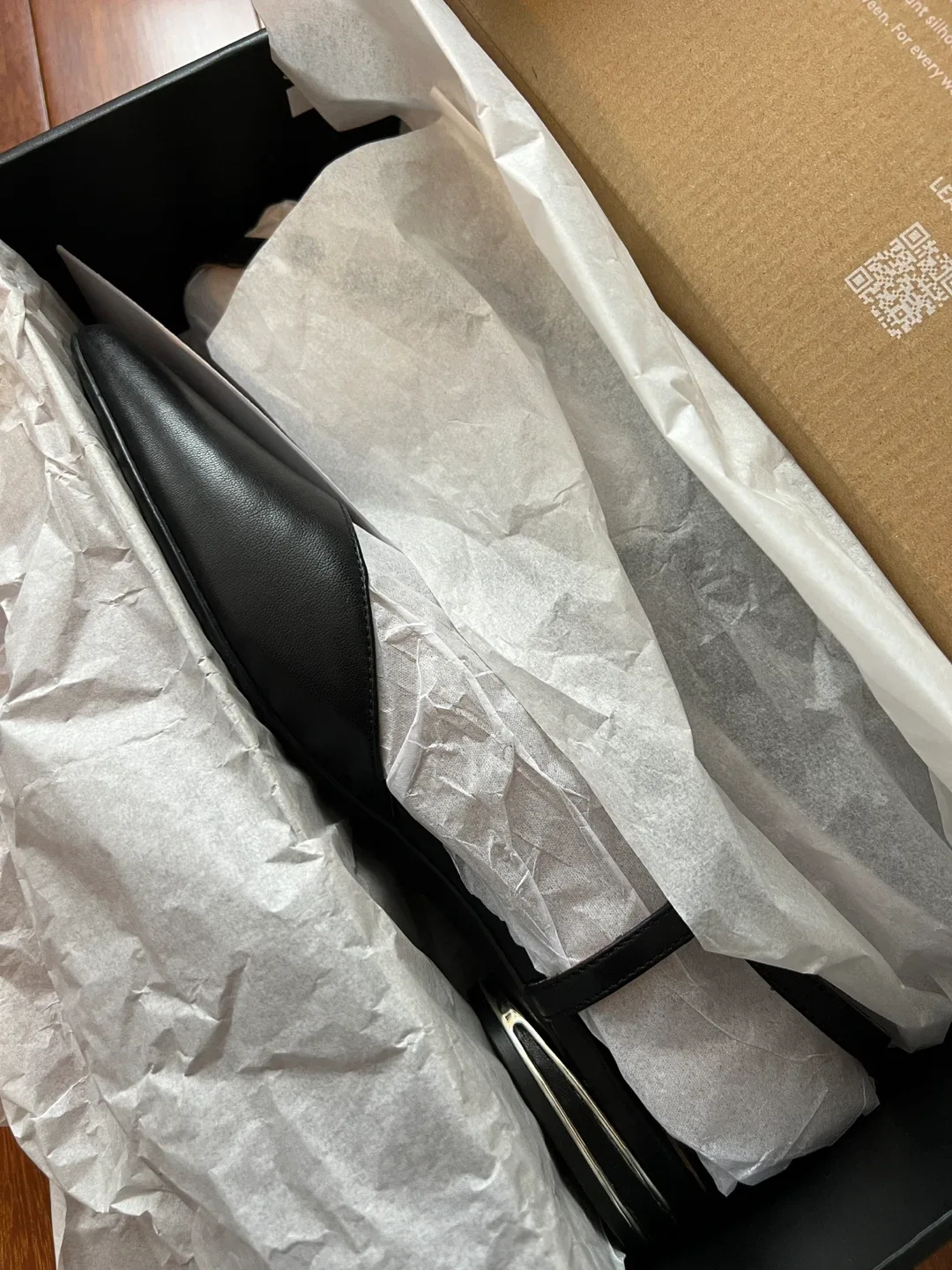 Naturalizer Hawaii Black Leather Slingback Flats - Size 9.5 image indicator(4)