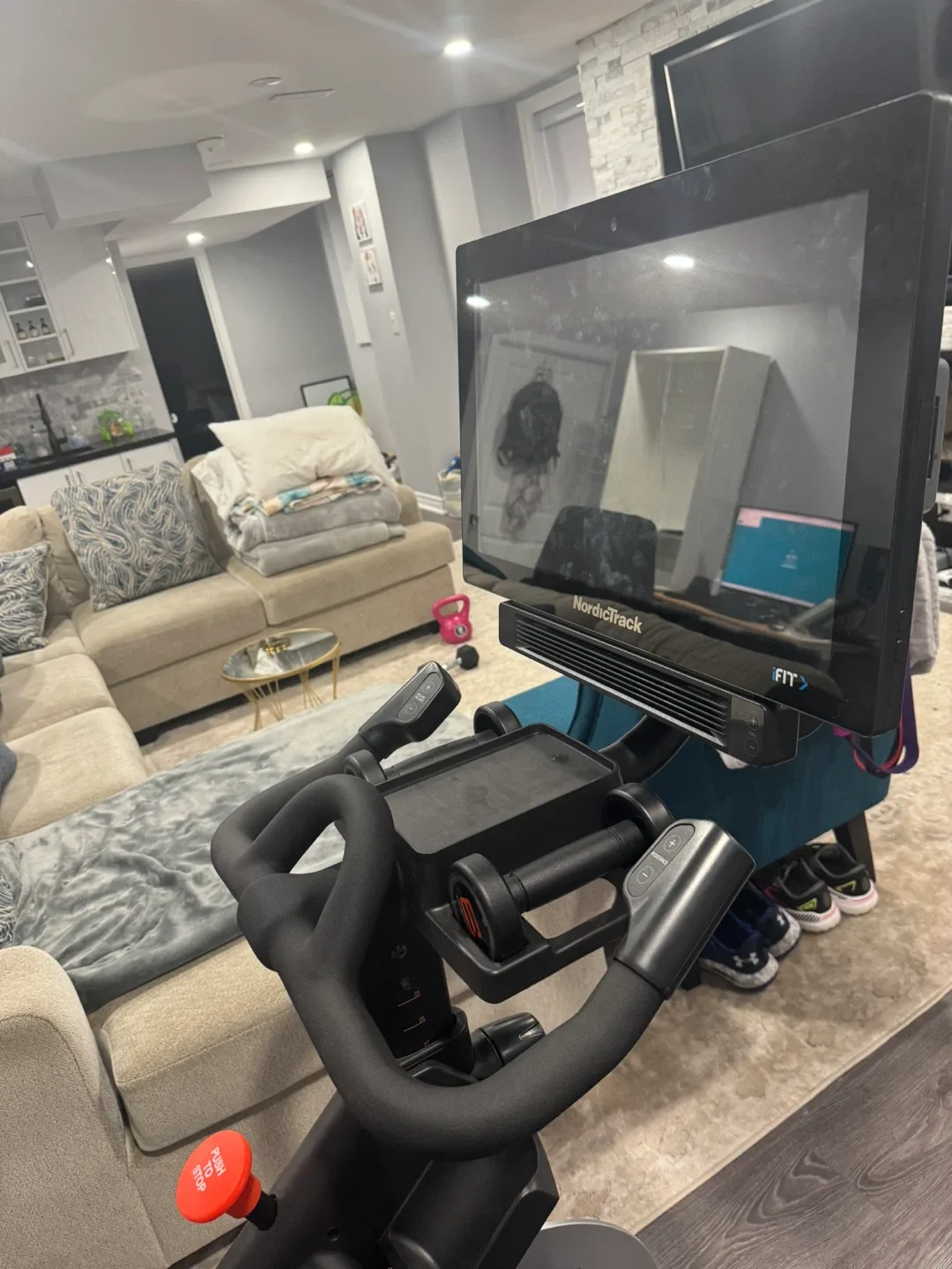 NordicTrack Commercial S22i Studio Cycle image indicator(3)