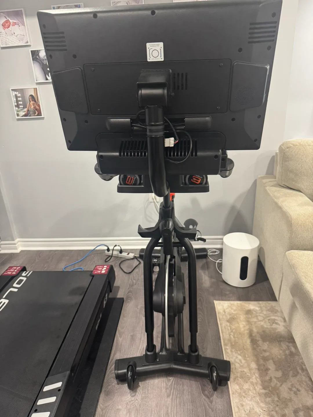 NordicTrack Commercial S22i Studio Cycle image indicator(2)