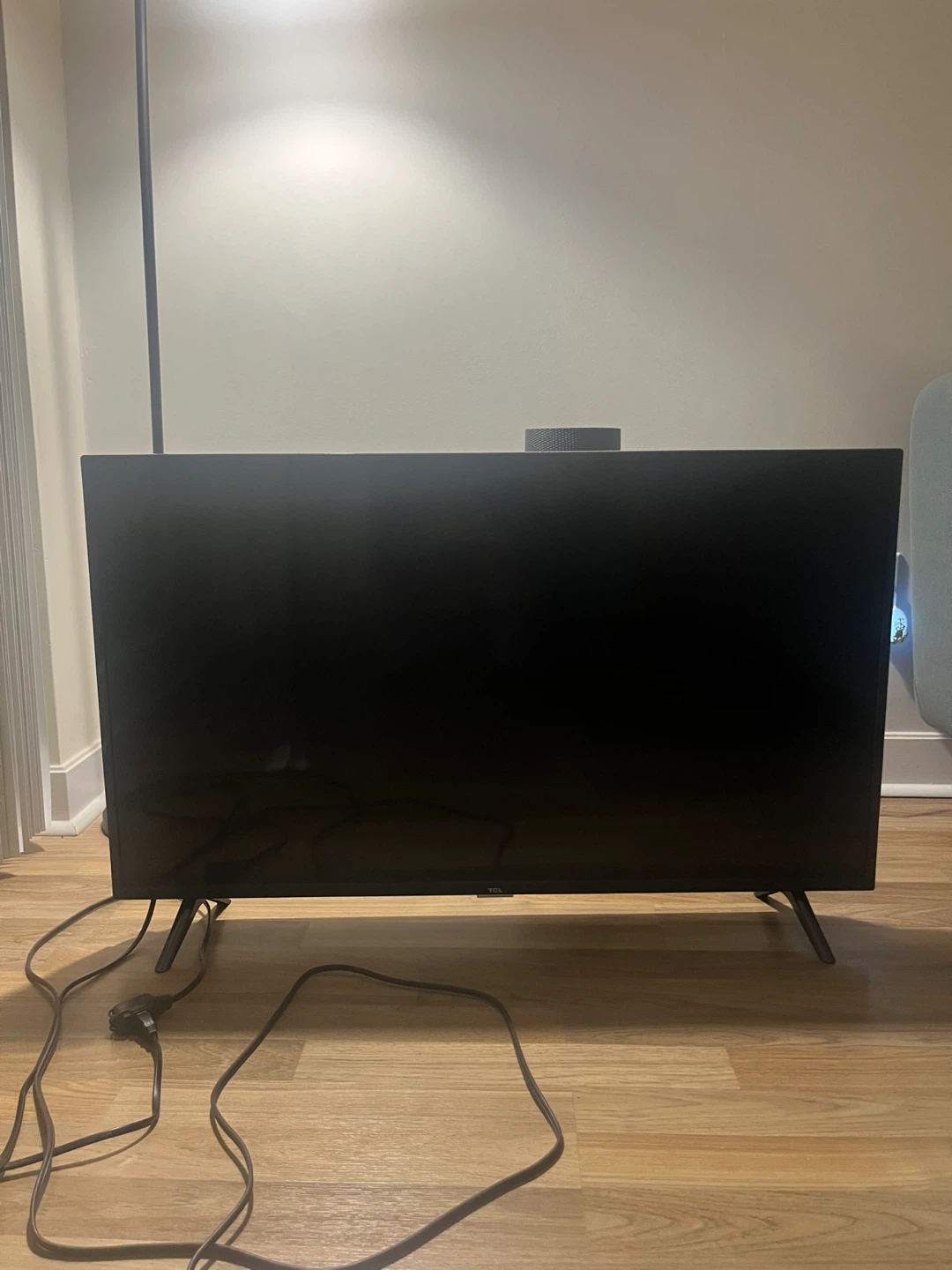 TCL TV - Great Condition - photo 2