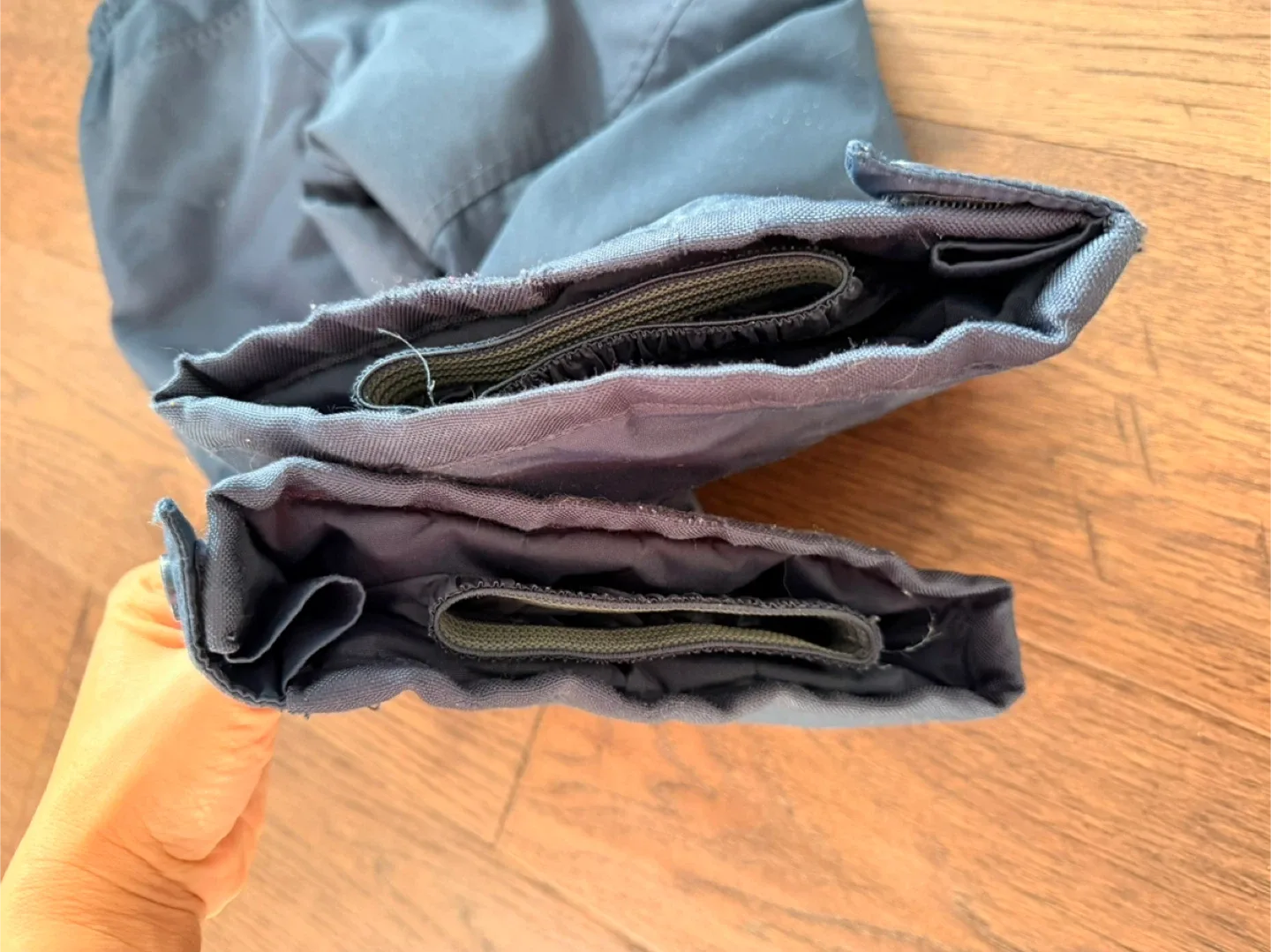 All for $20!! Kids Snow Lot (Size 5 Snow Pants, Hat & Mittens) image indicator(4)