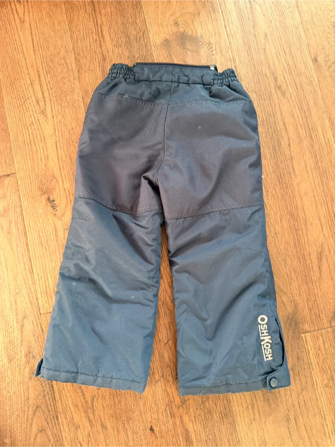 All for $20!! Kids Snow Lot (Size 5 Snow Pants, Hat & Mittens) image indicator(3)